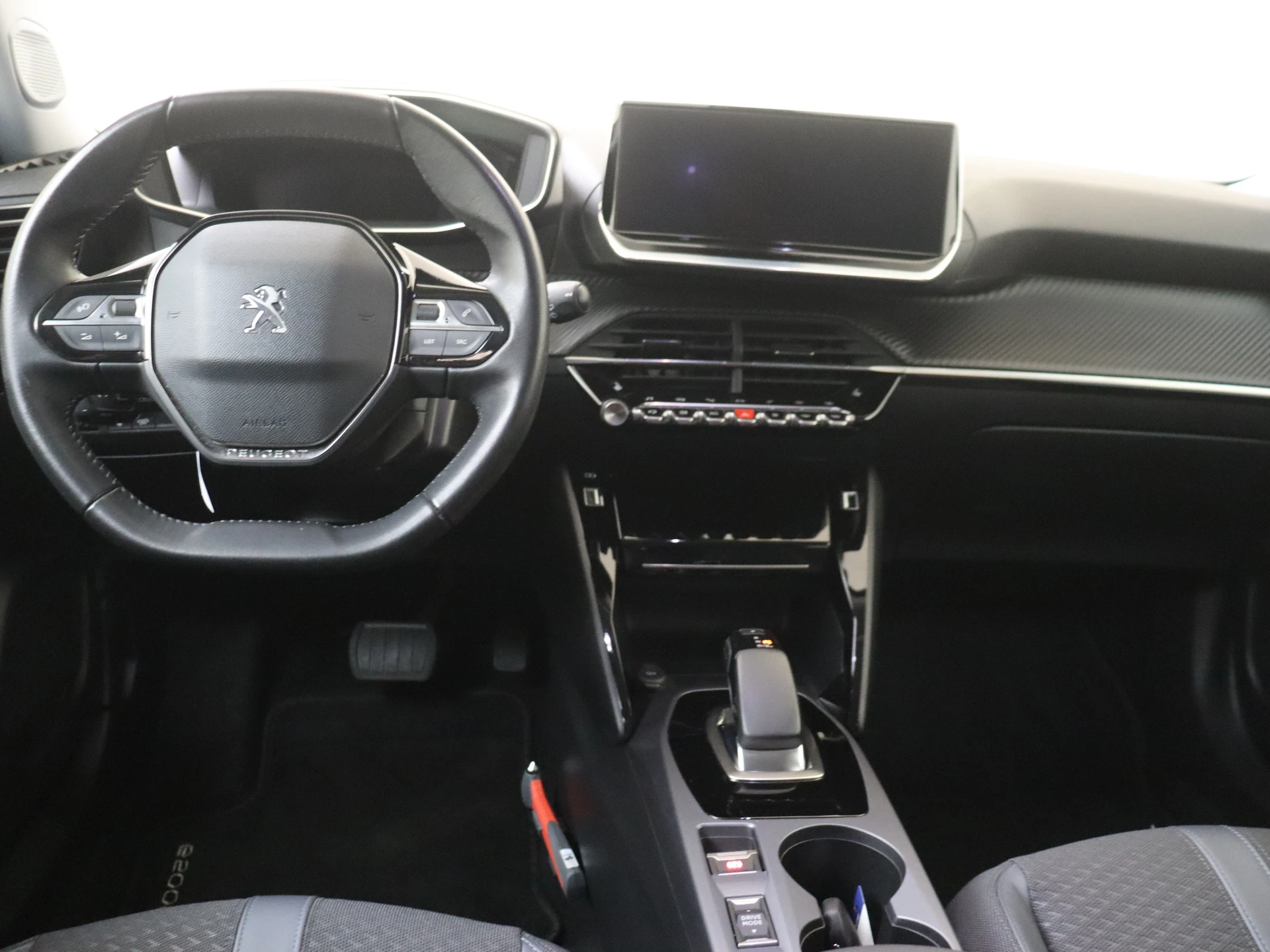 Peugeot e-2008