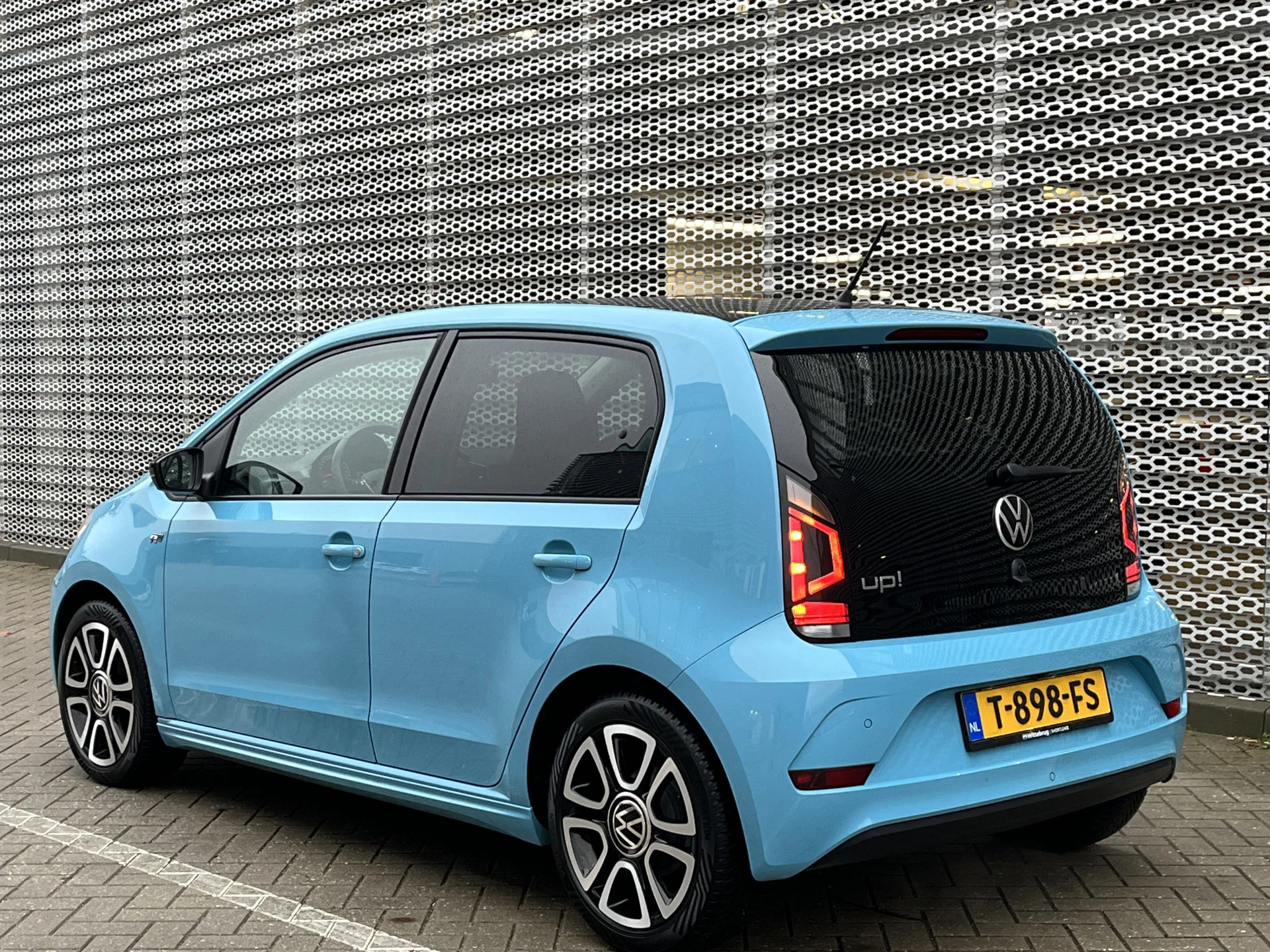 Volkswagen up!