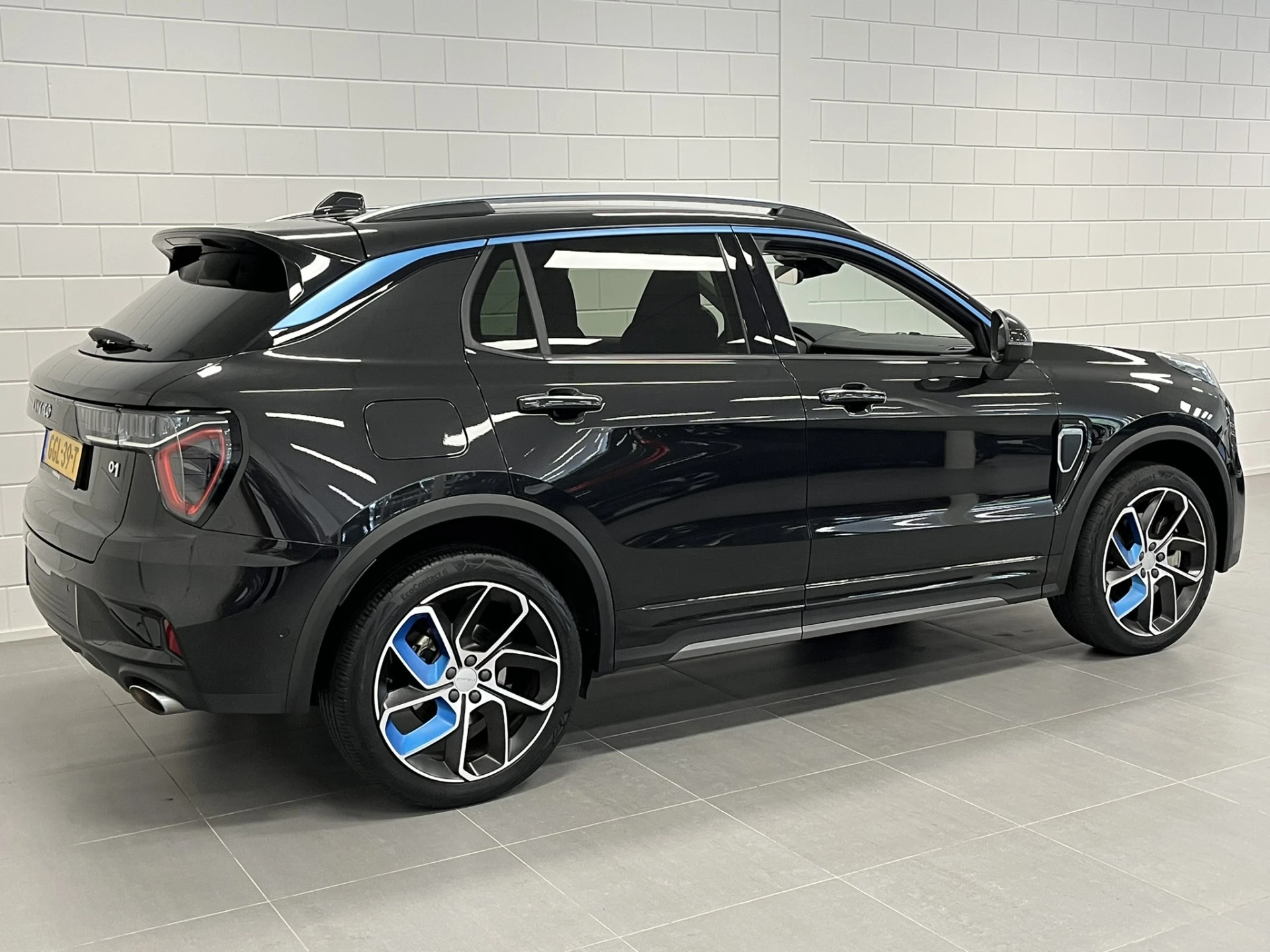 Lynk & Co 01