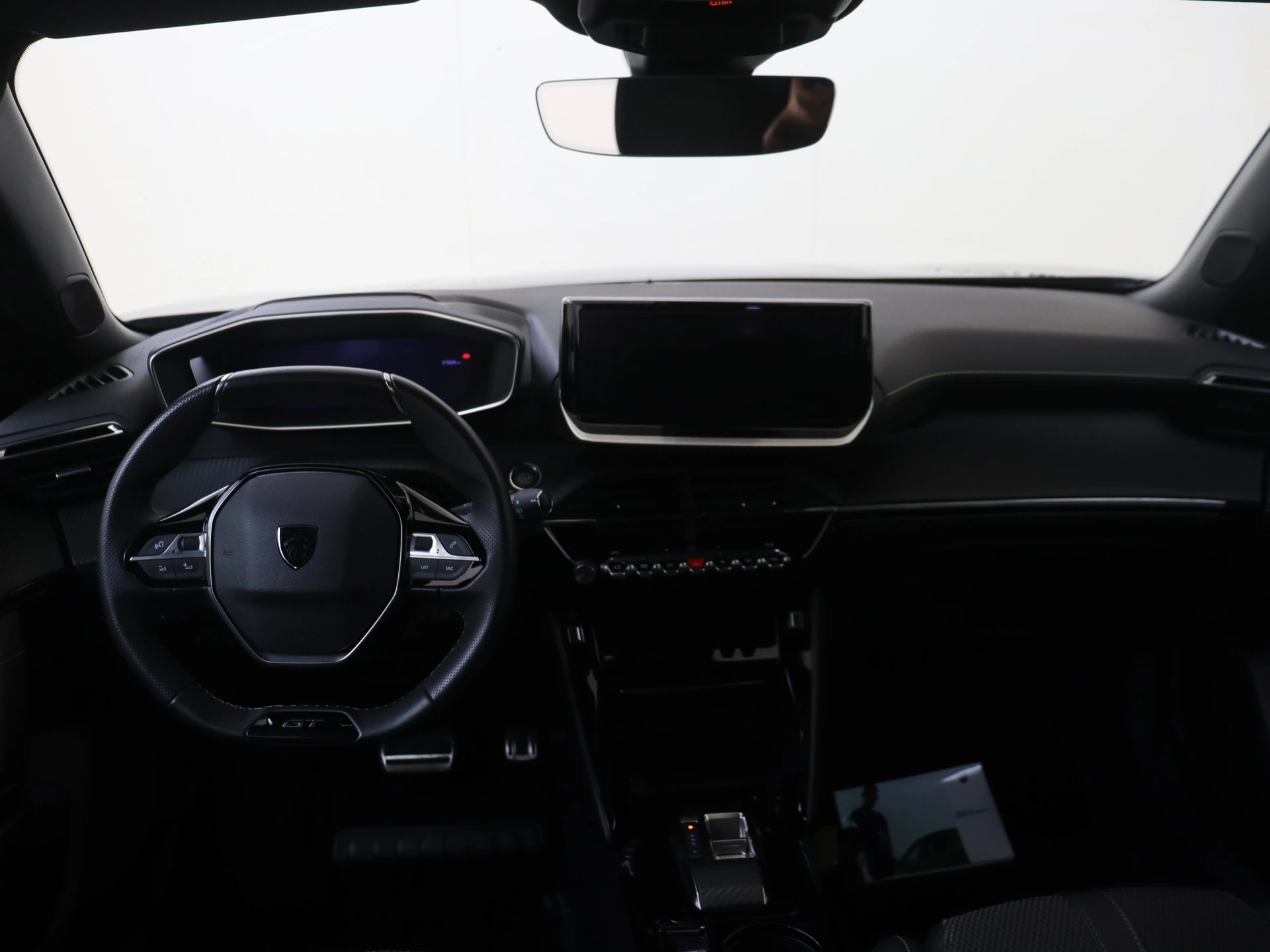 Peugeot e-2008