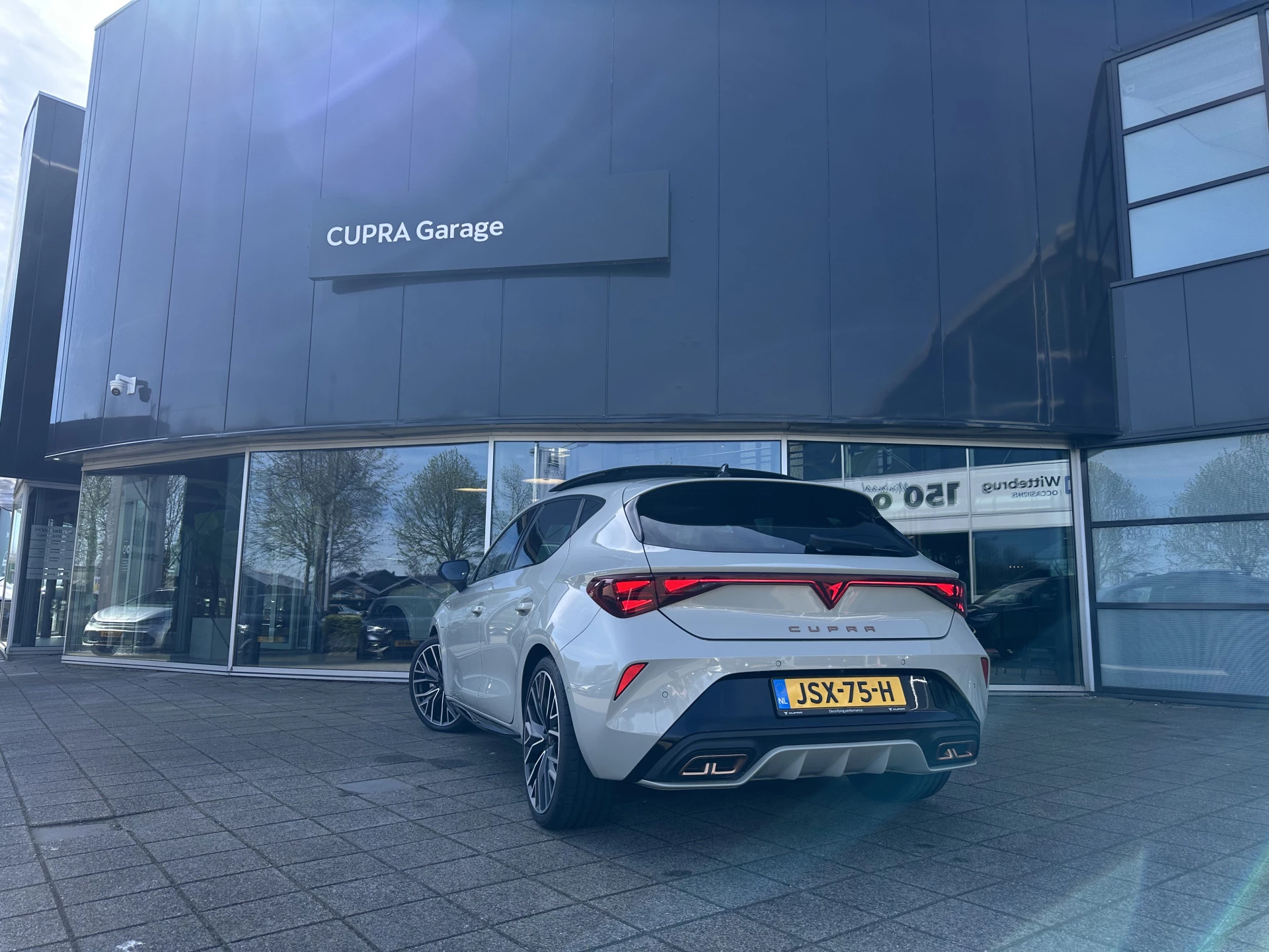 Cupra León