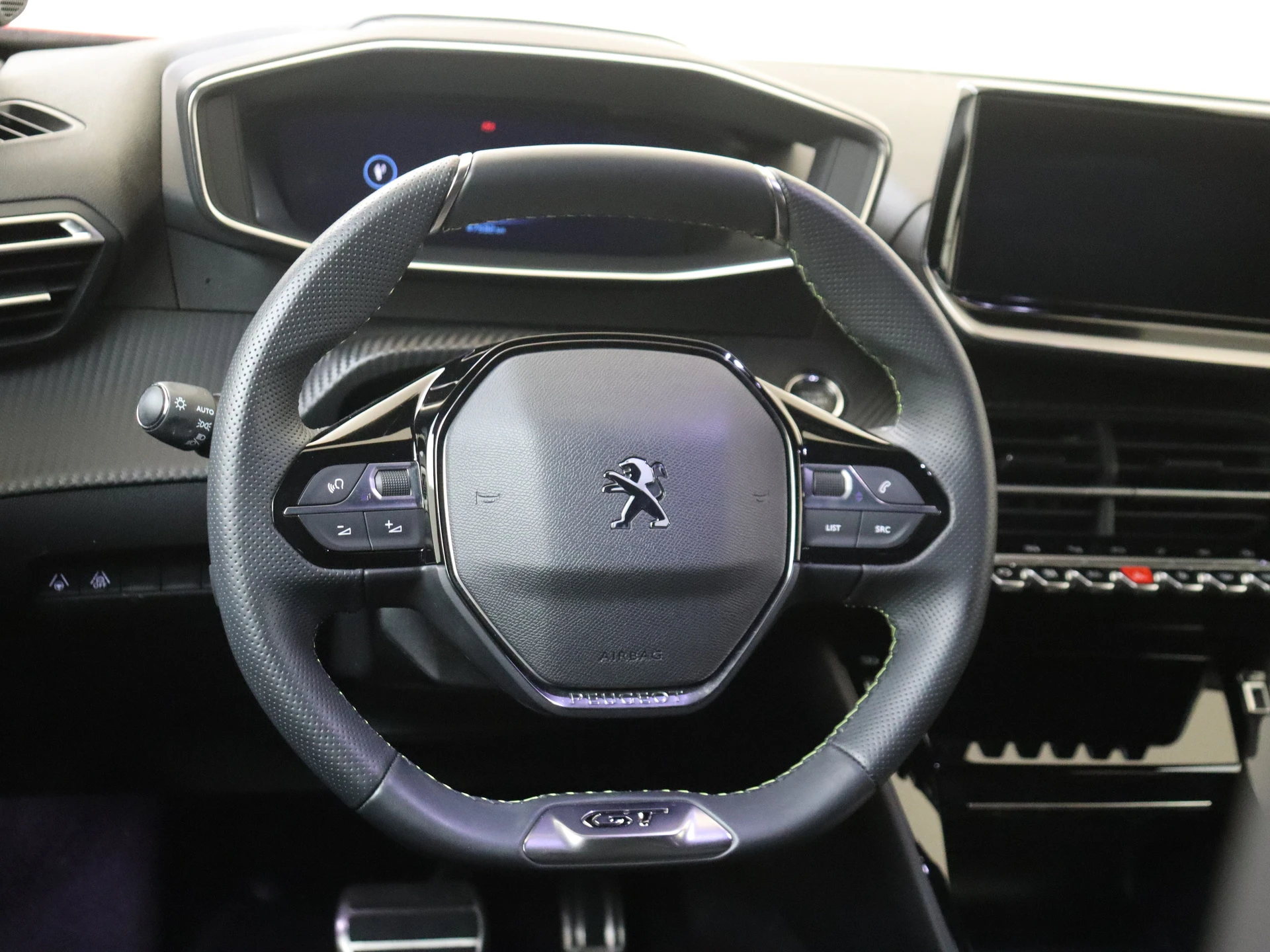 Peugeot e-2008