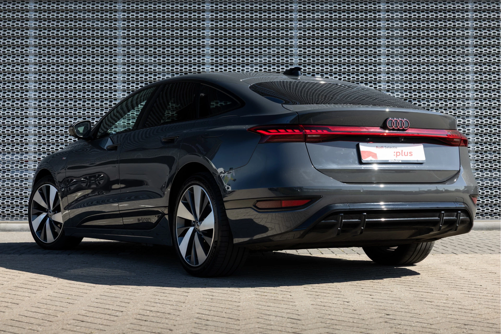 Audi A6 e-tron