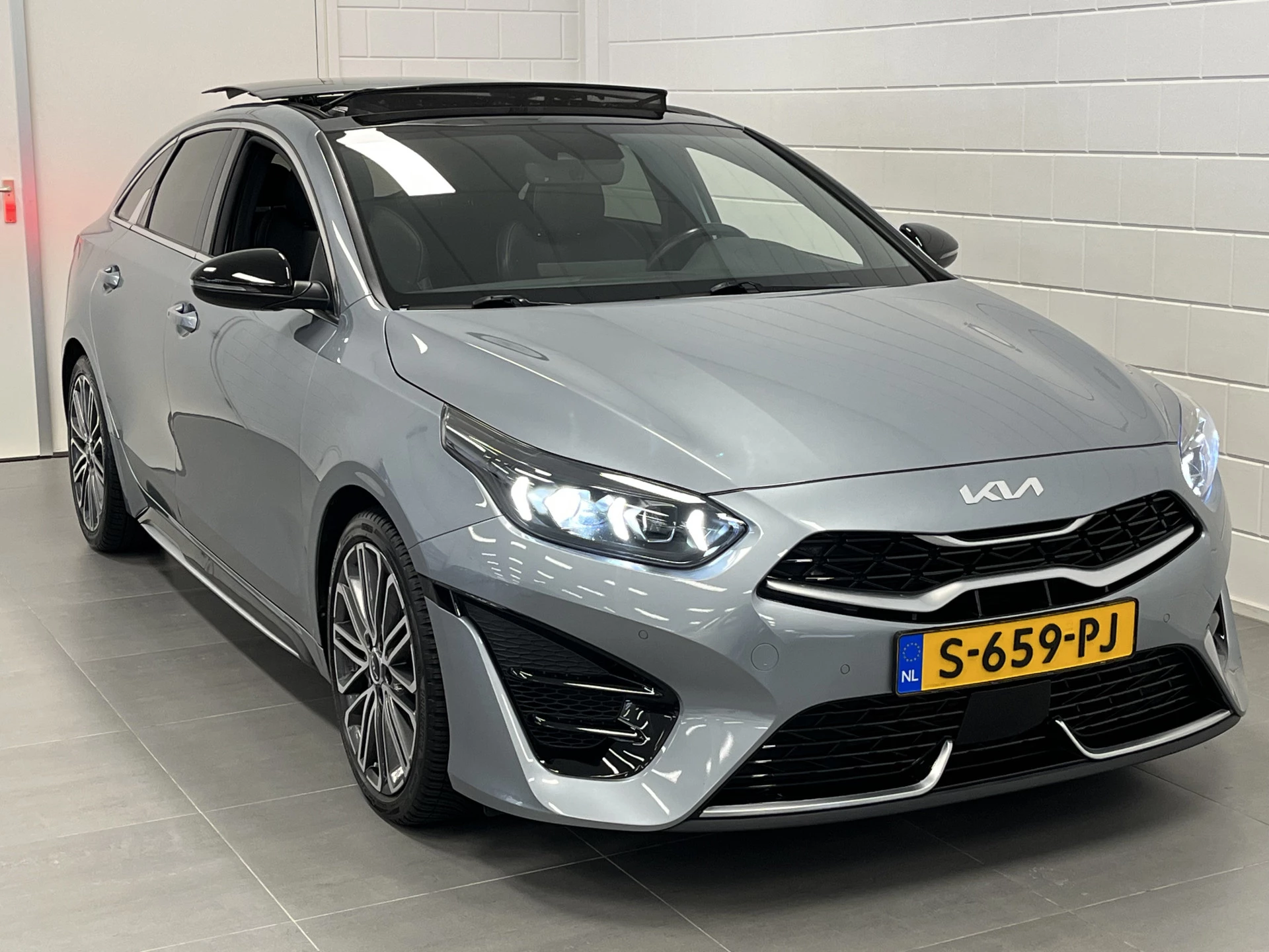 Kia Proceed
