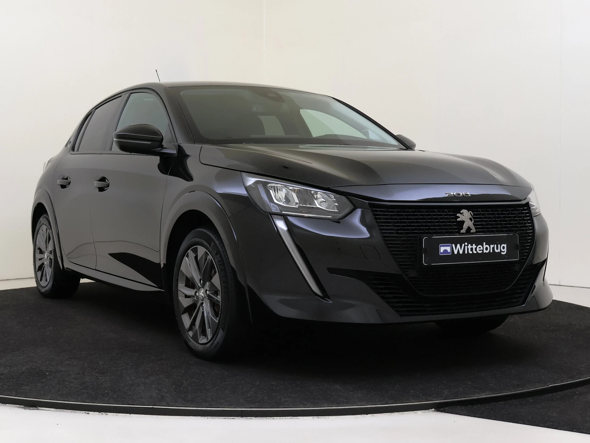 Peugeot e-208