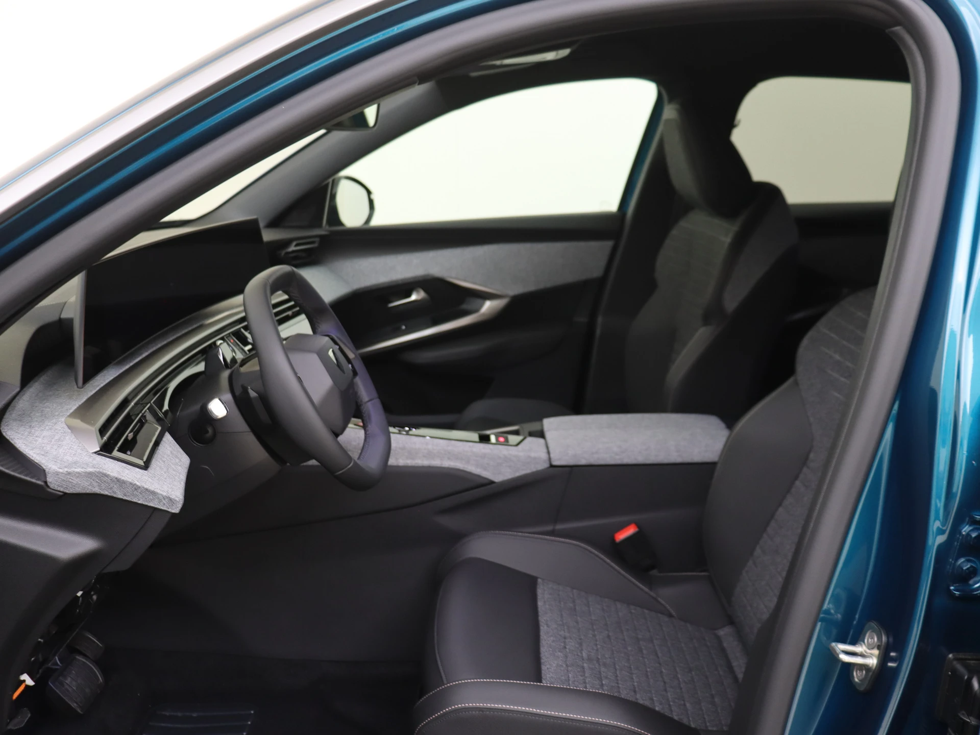 Peugeot e-3008