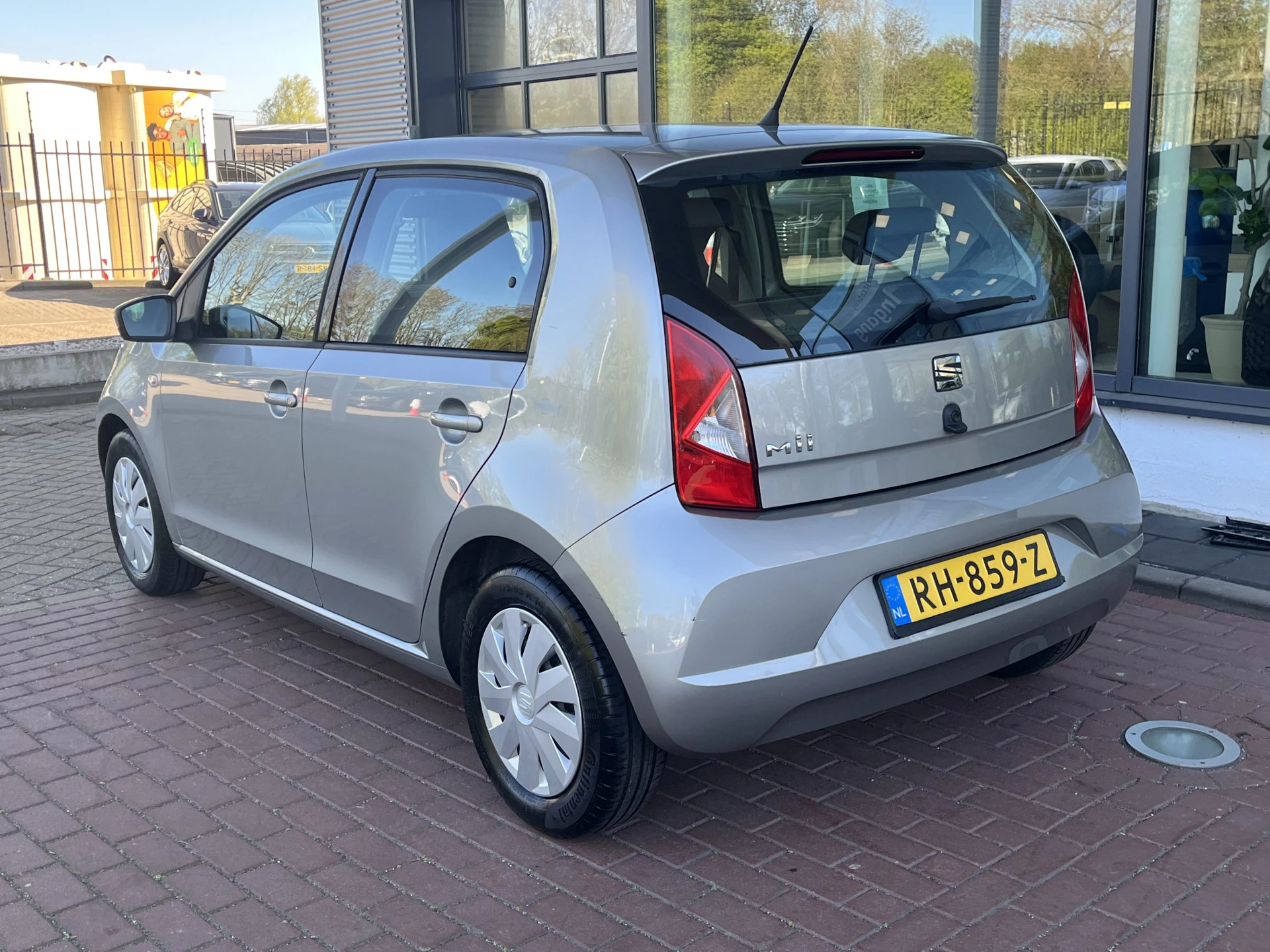 SEAT Mii