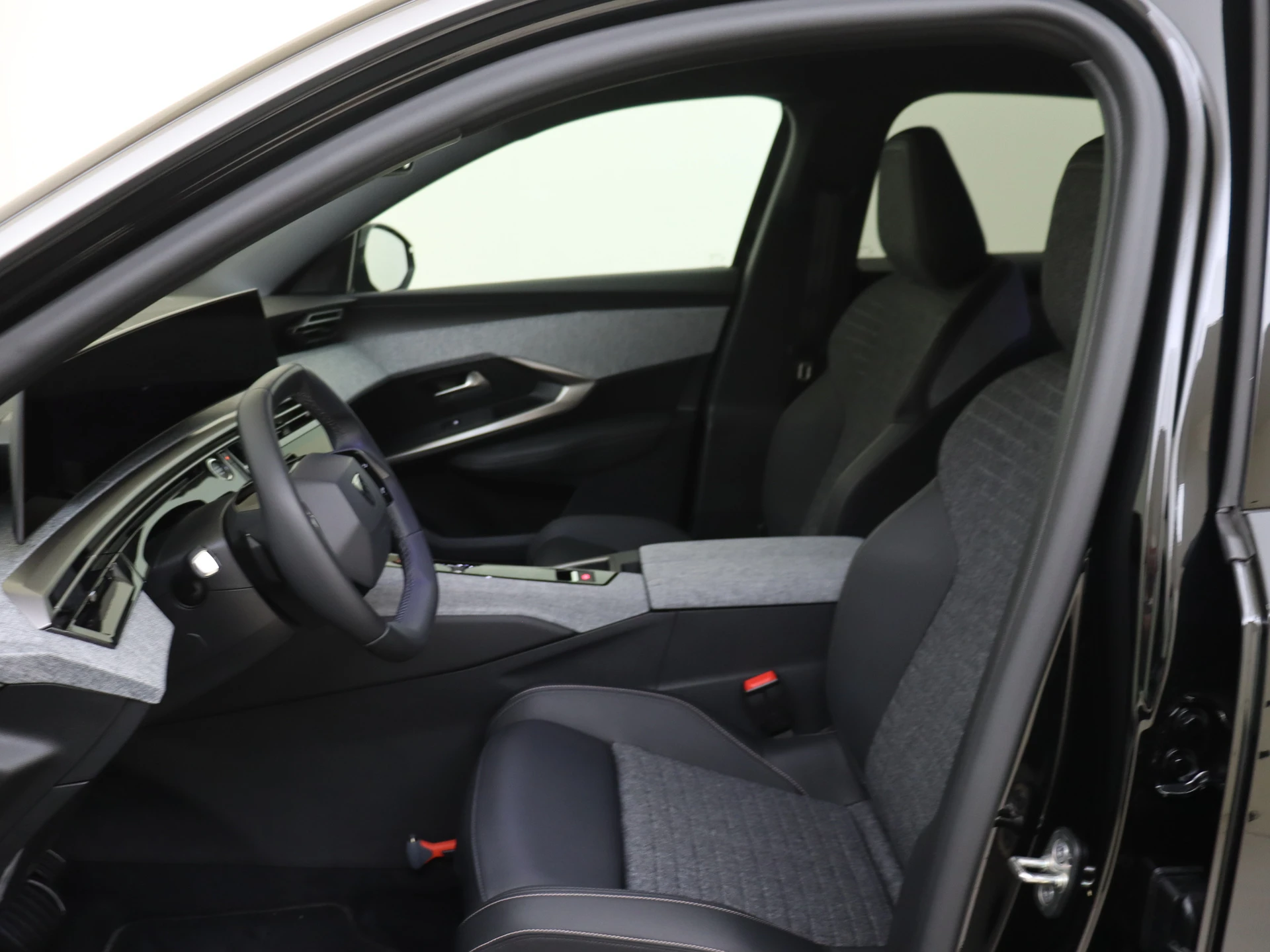 Peugeot e-3008