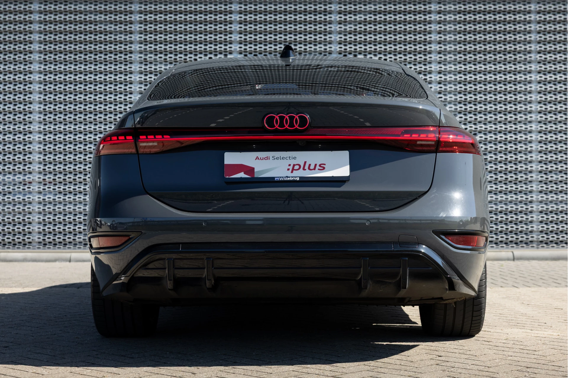 Audi A6 e-tron