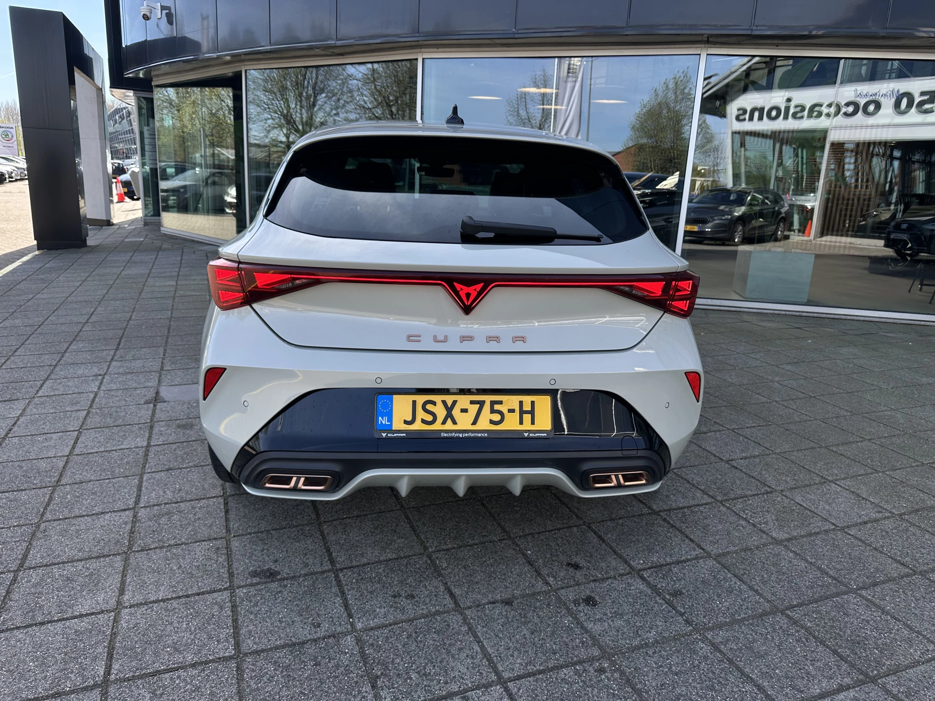 Cupra León