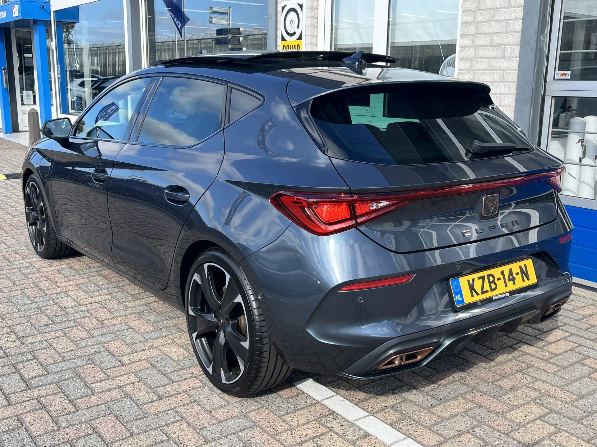Cupra León
