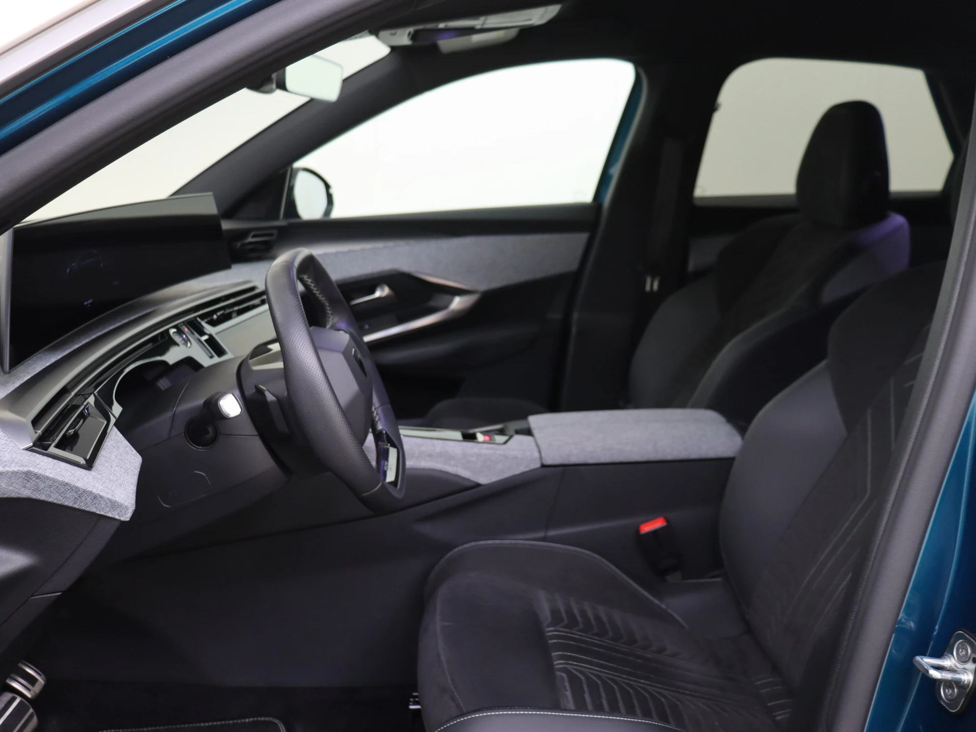 Peugeot e-3008