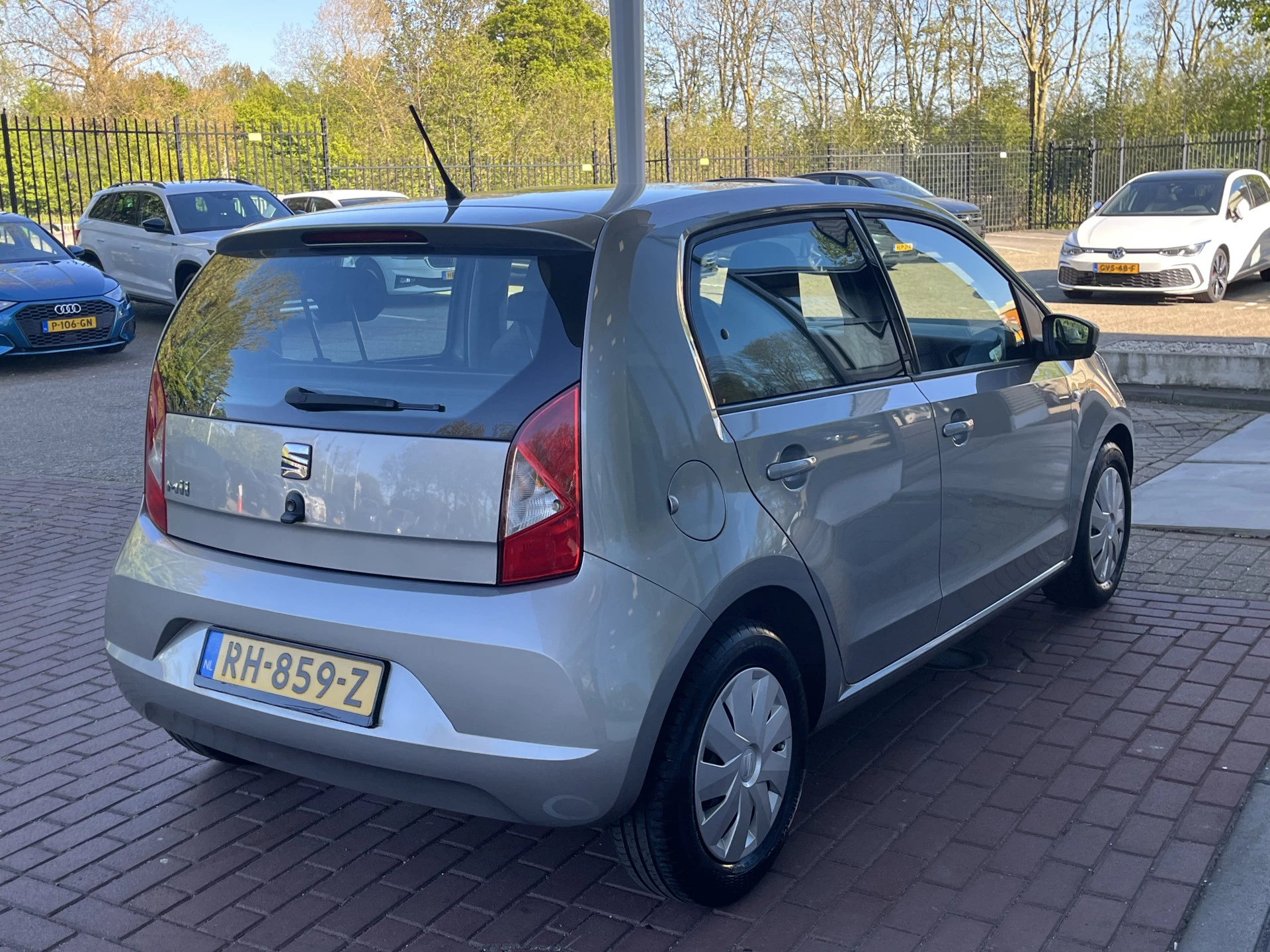 SEAT Mii