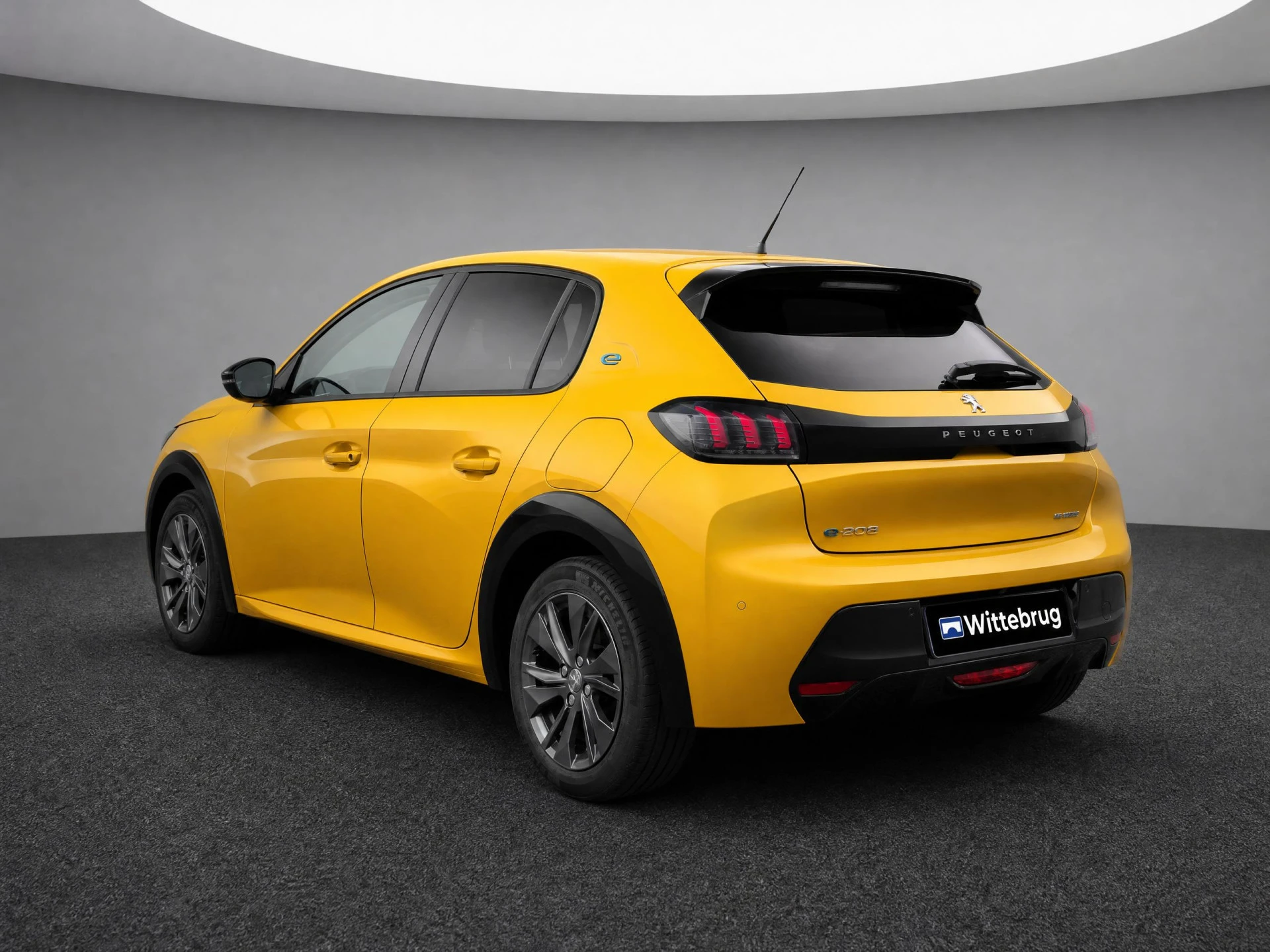 Peugeot e-208