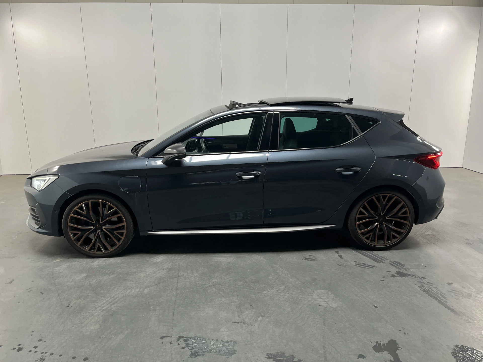 Cupra León