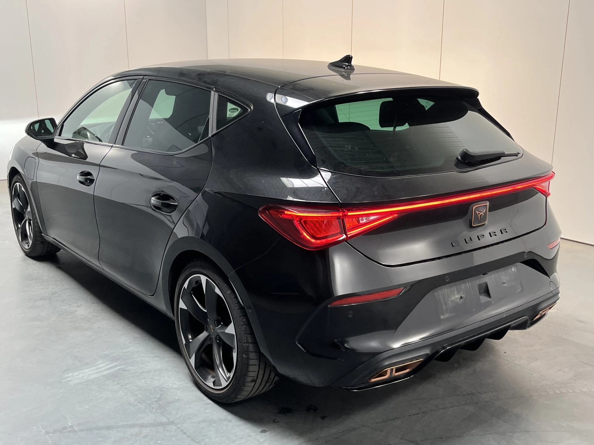 Cupra León