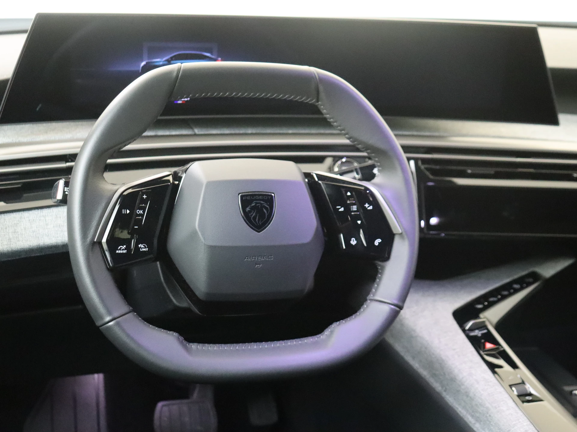 Peugeot e-3008