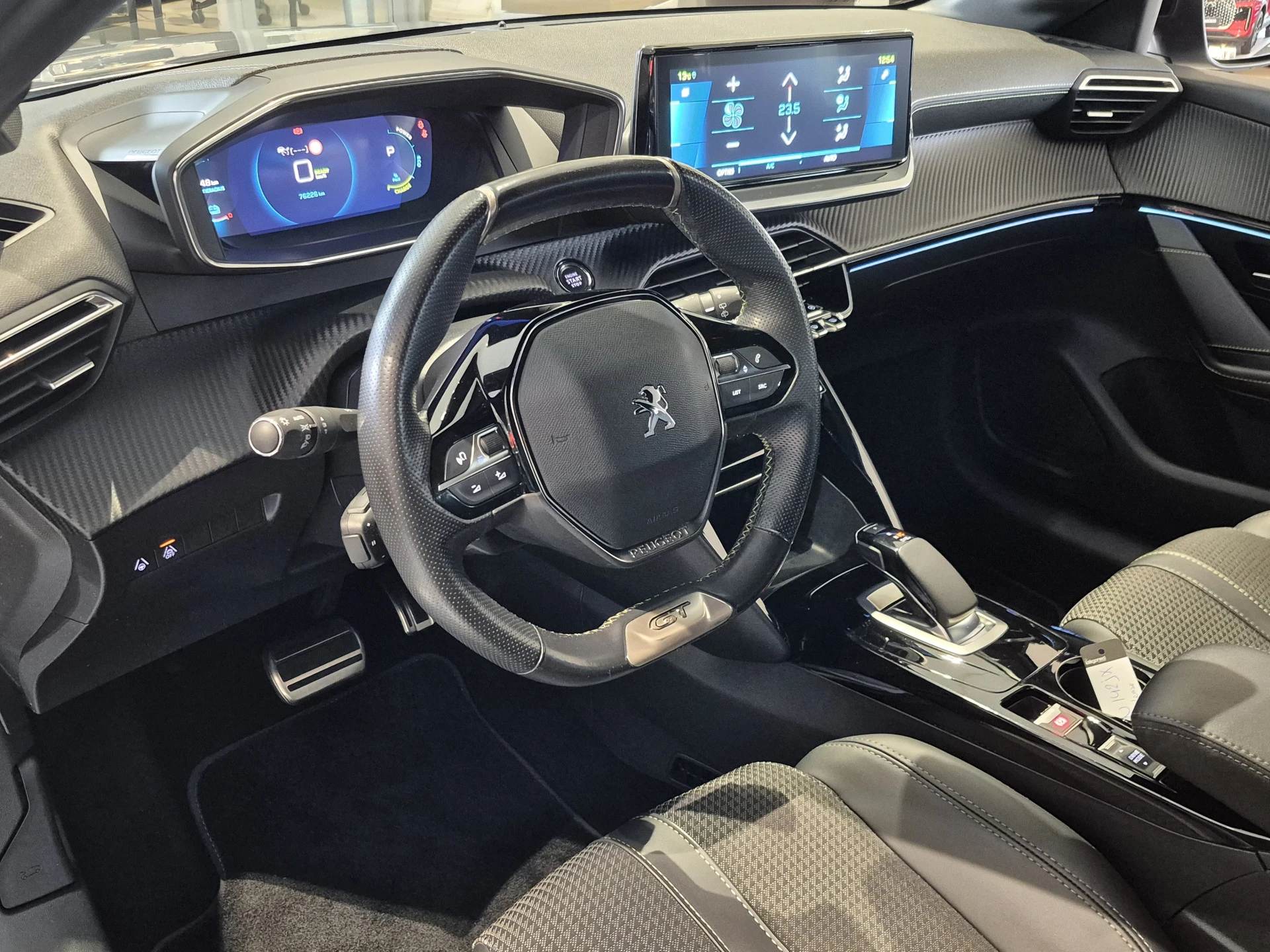 Peugeot e-208