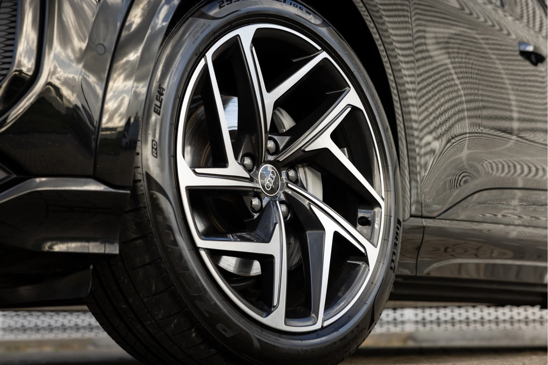 Audi Q6 e-tron