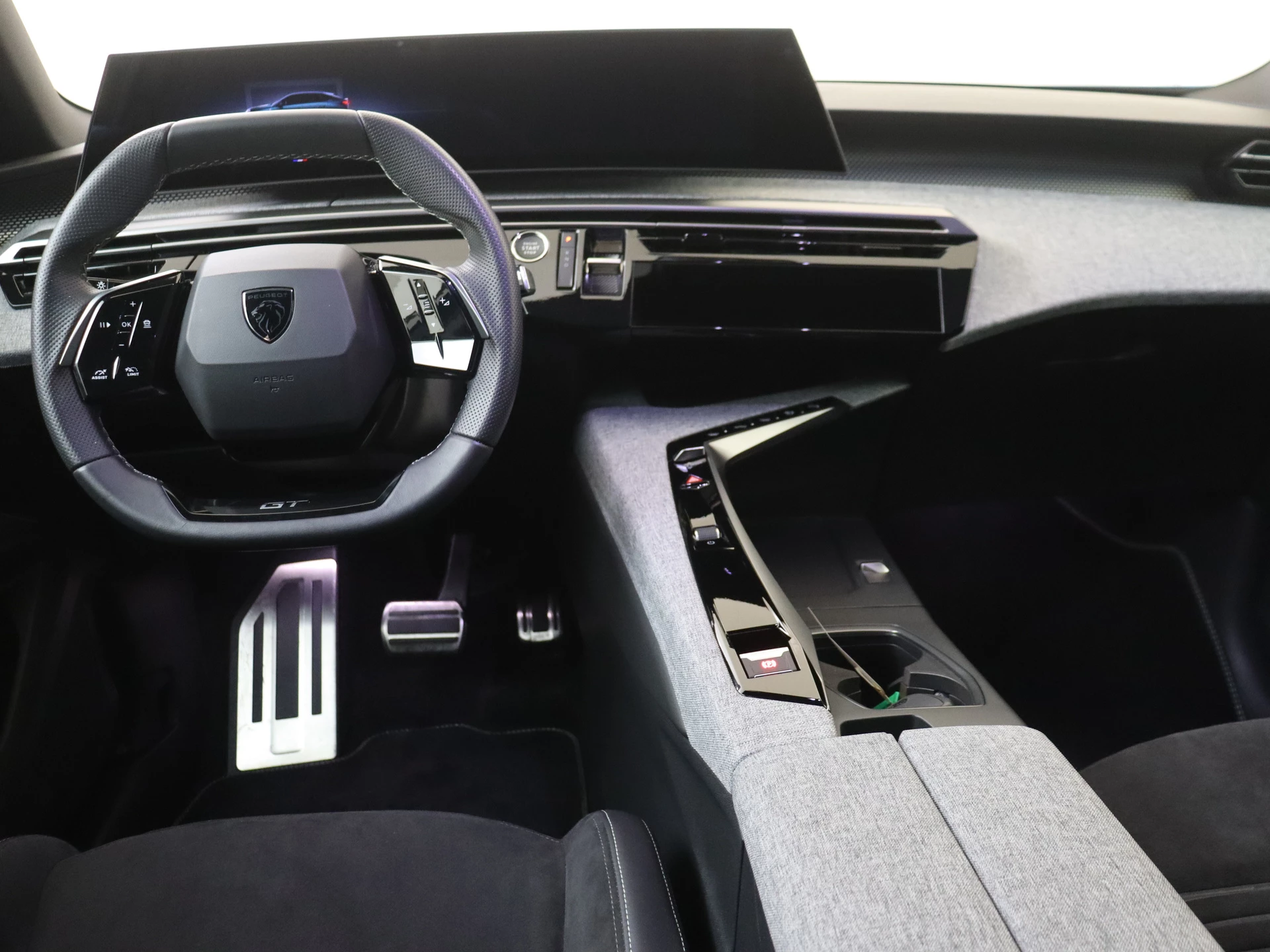 Peugeot e-3008