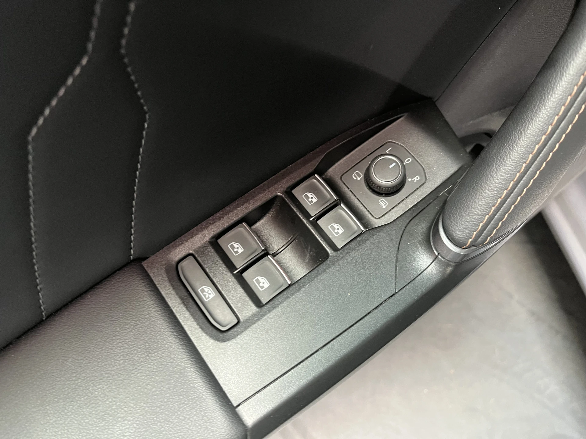 Cupra León