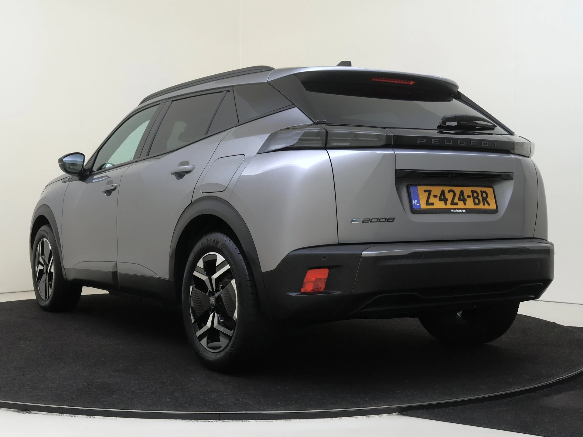 Peugeot e-2008