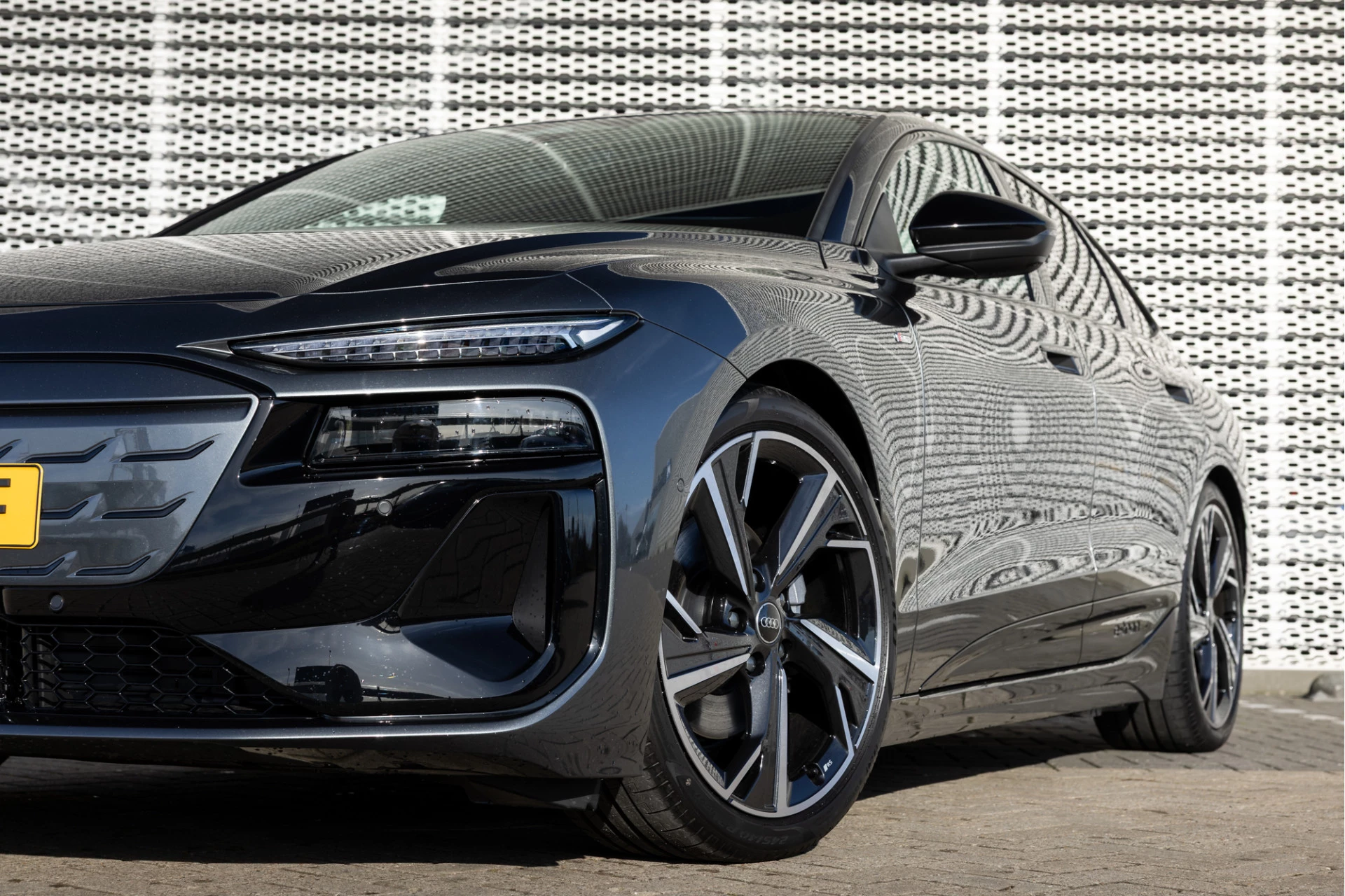 Audi A6 e-tron