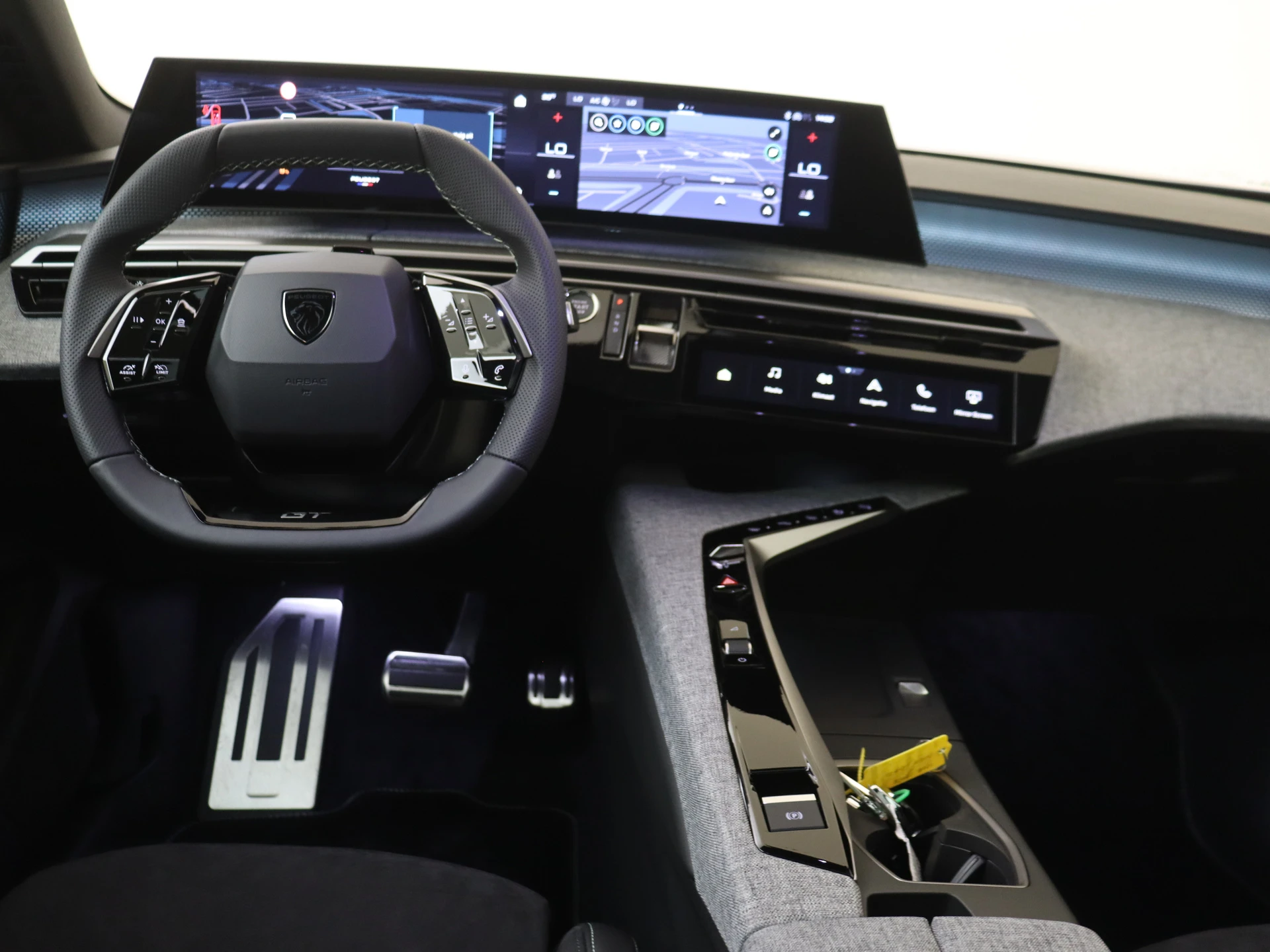 Peugeot e-3008