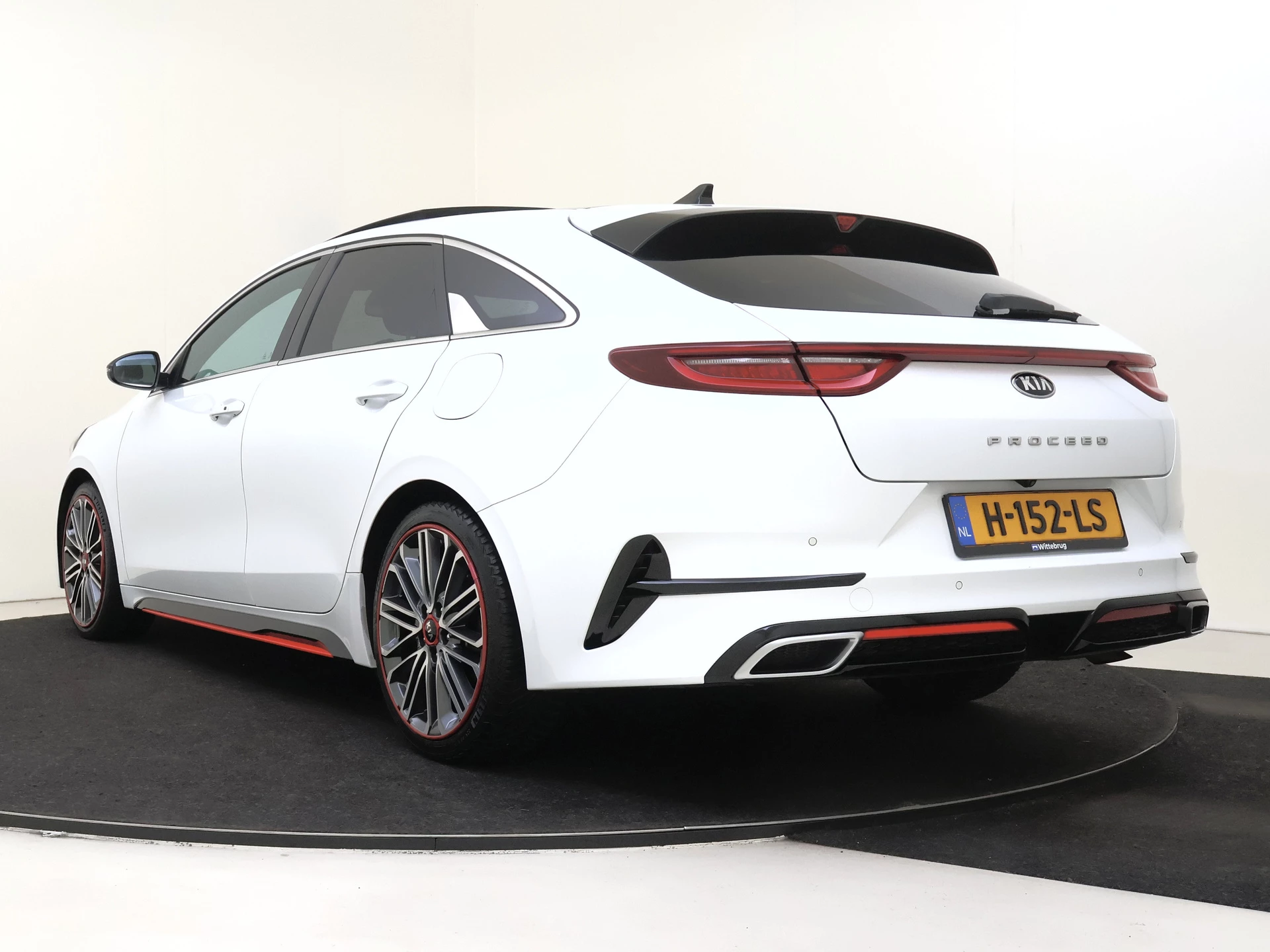Kia Proceed
