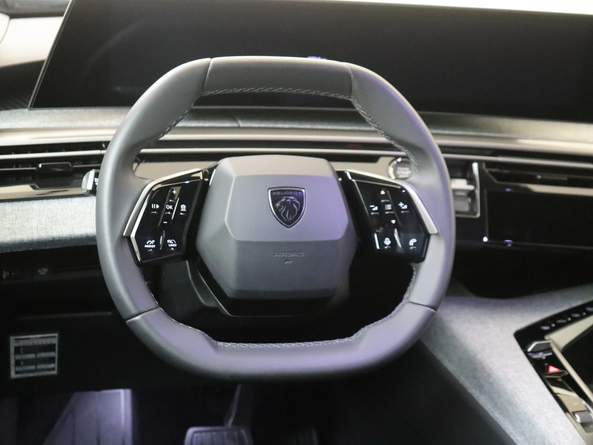 Peugeot e-3008