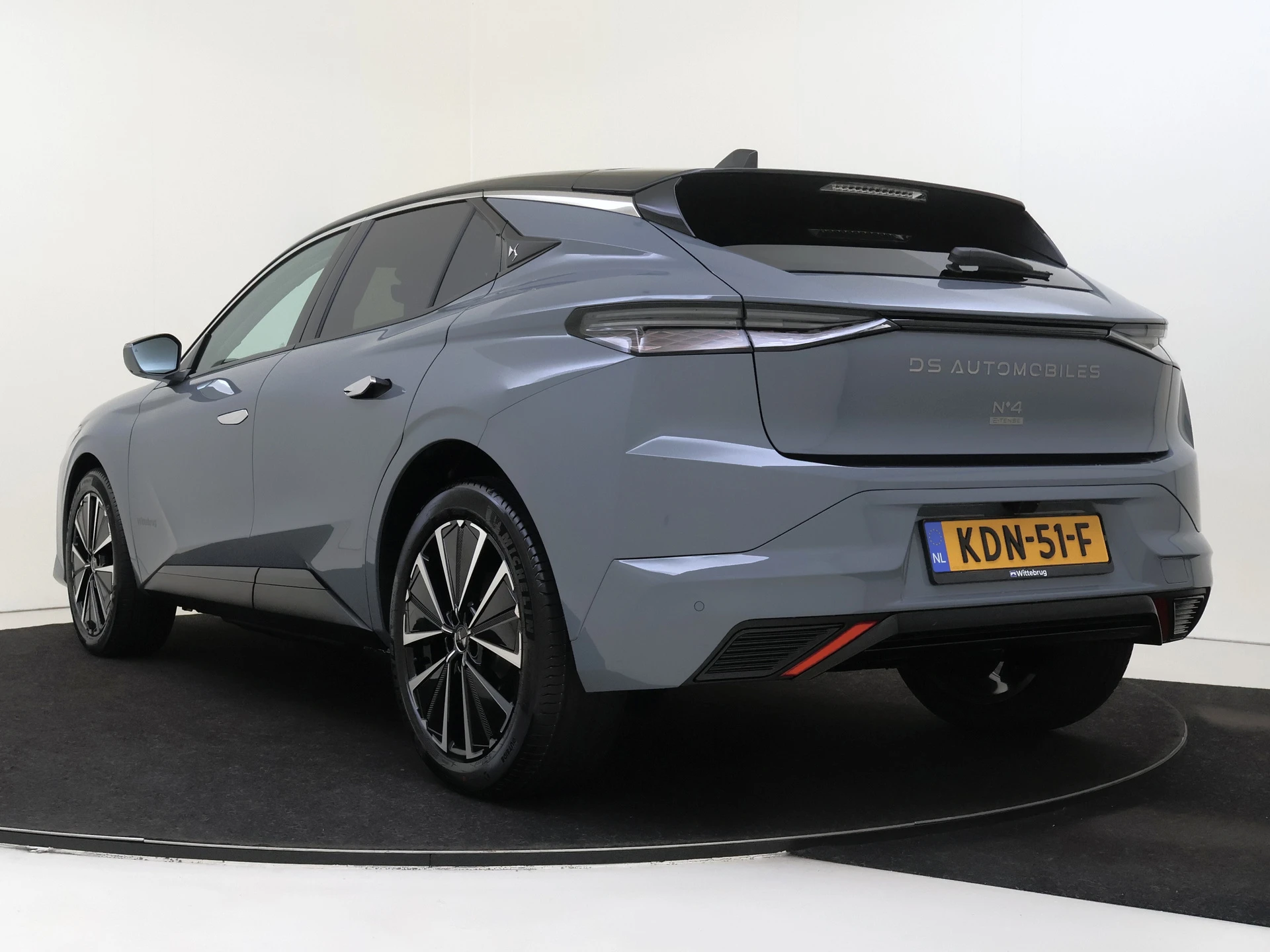 DS DS 4