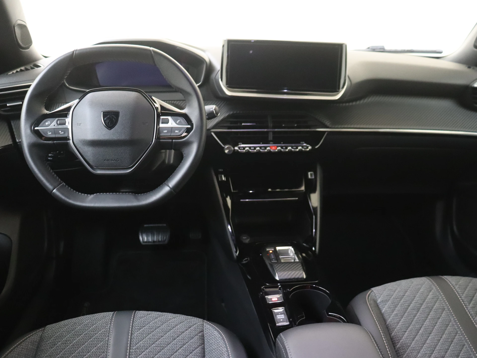 Peugeot e-2008