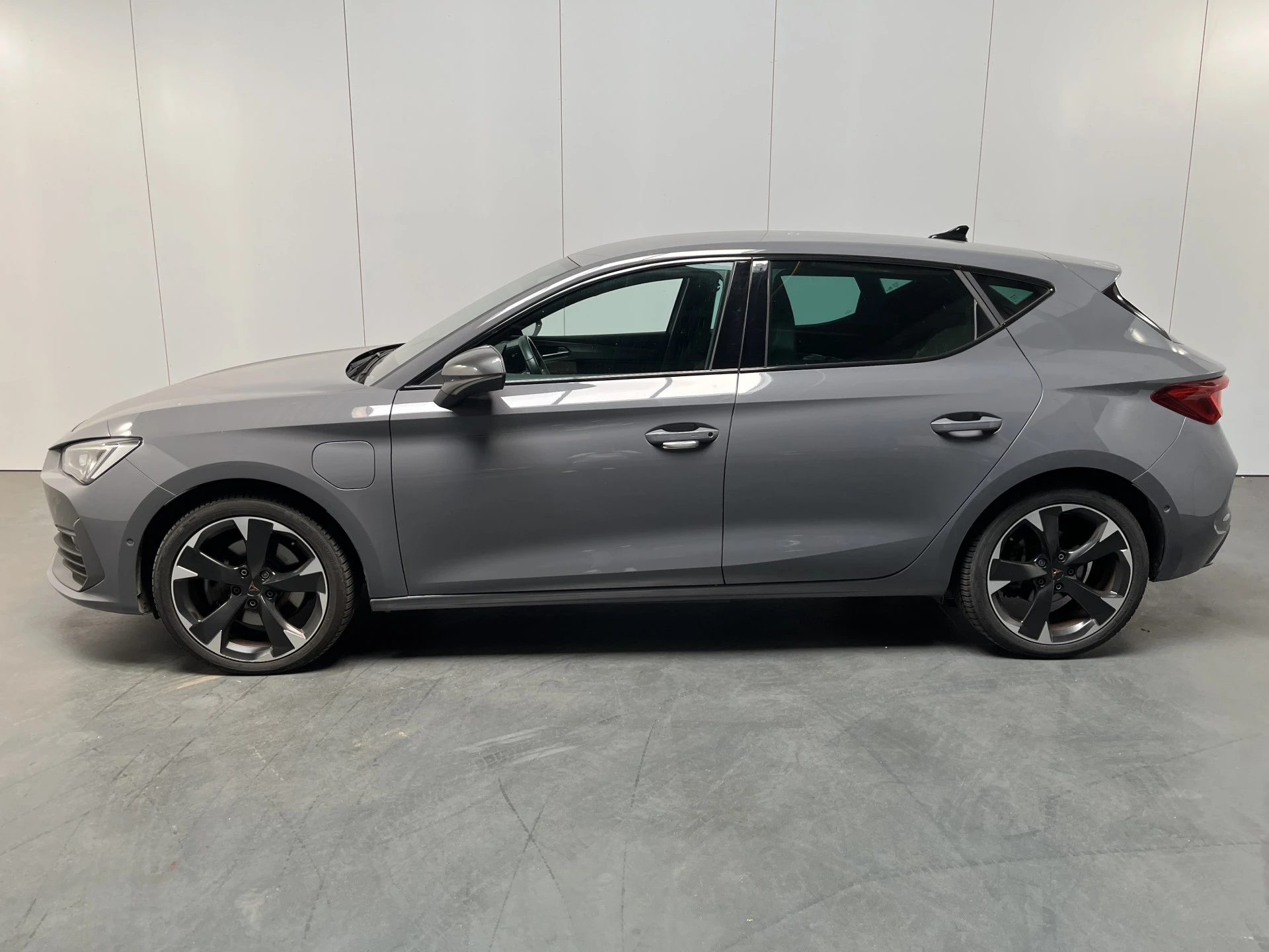 Cupra León