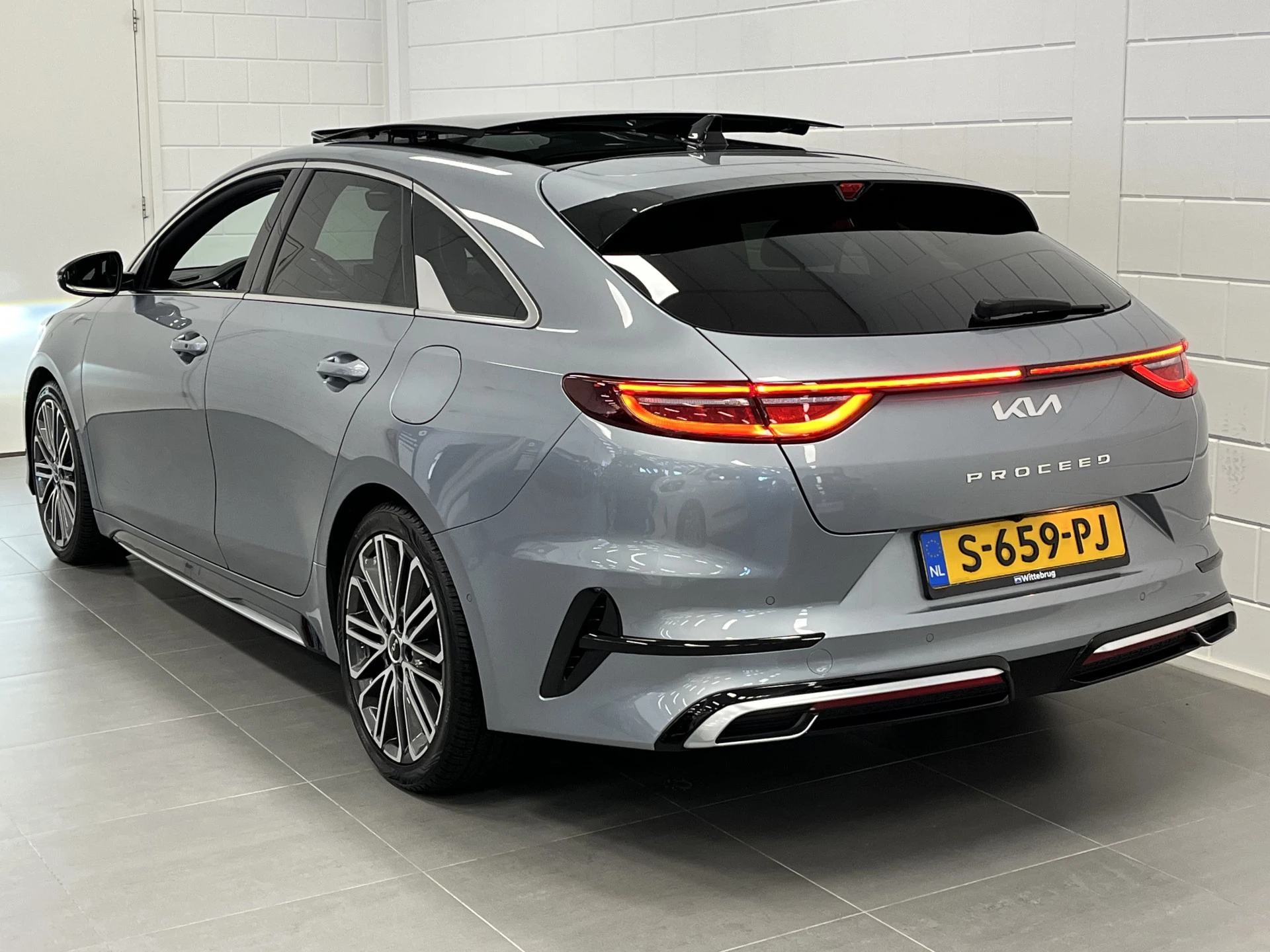 Kia Proceed