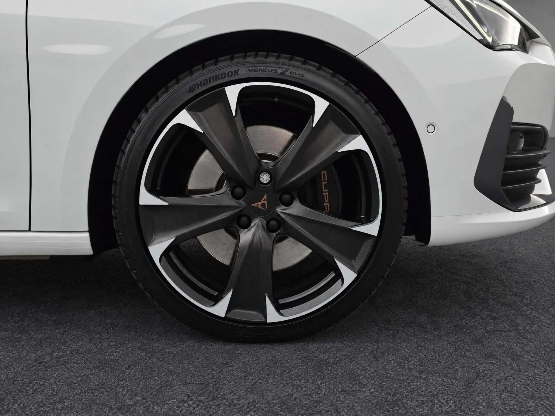 Cupra León