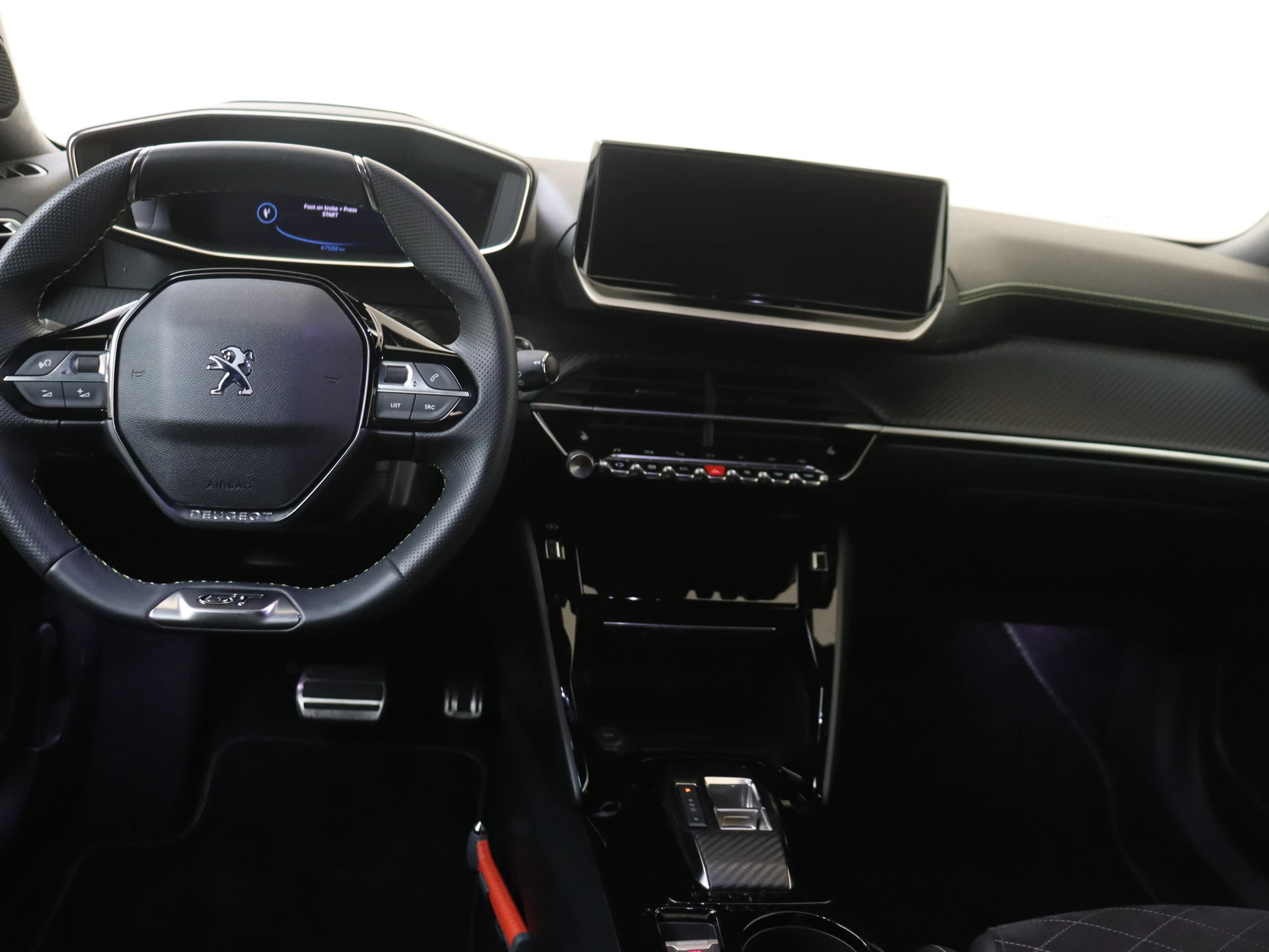 Peugeot e-2008