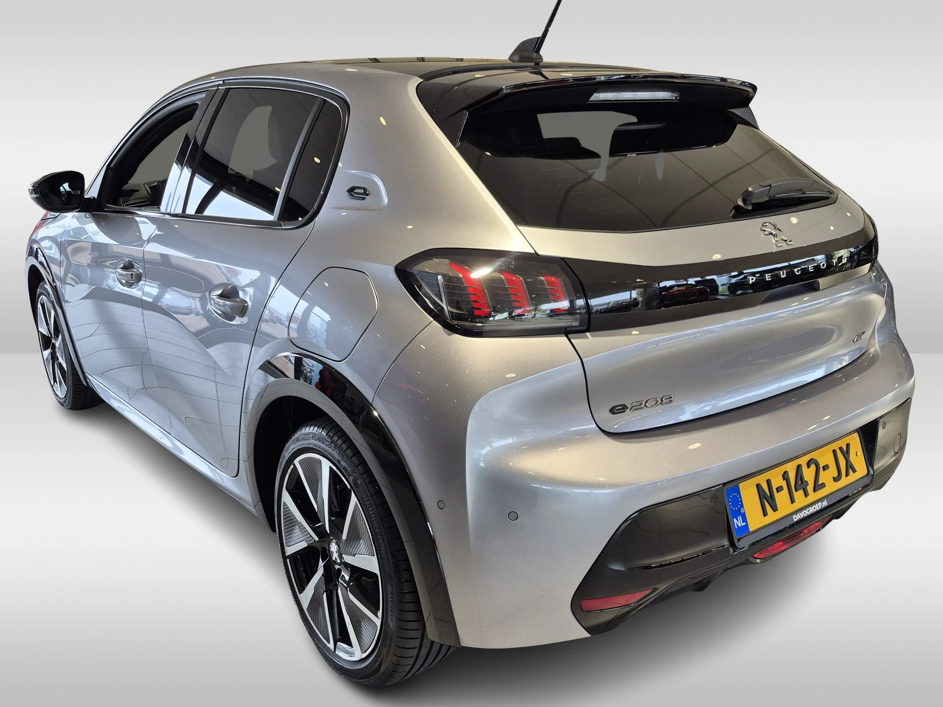 Peugeot e-208