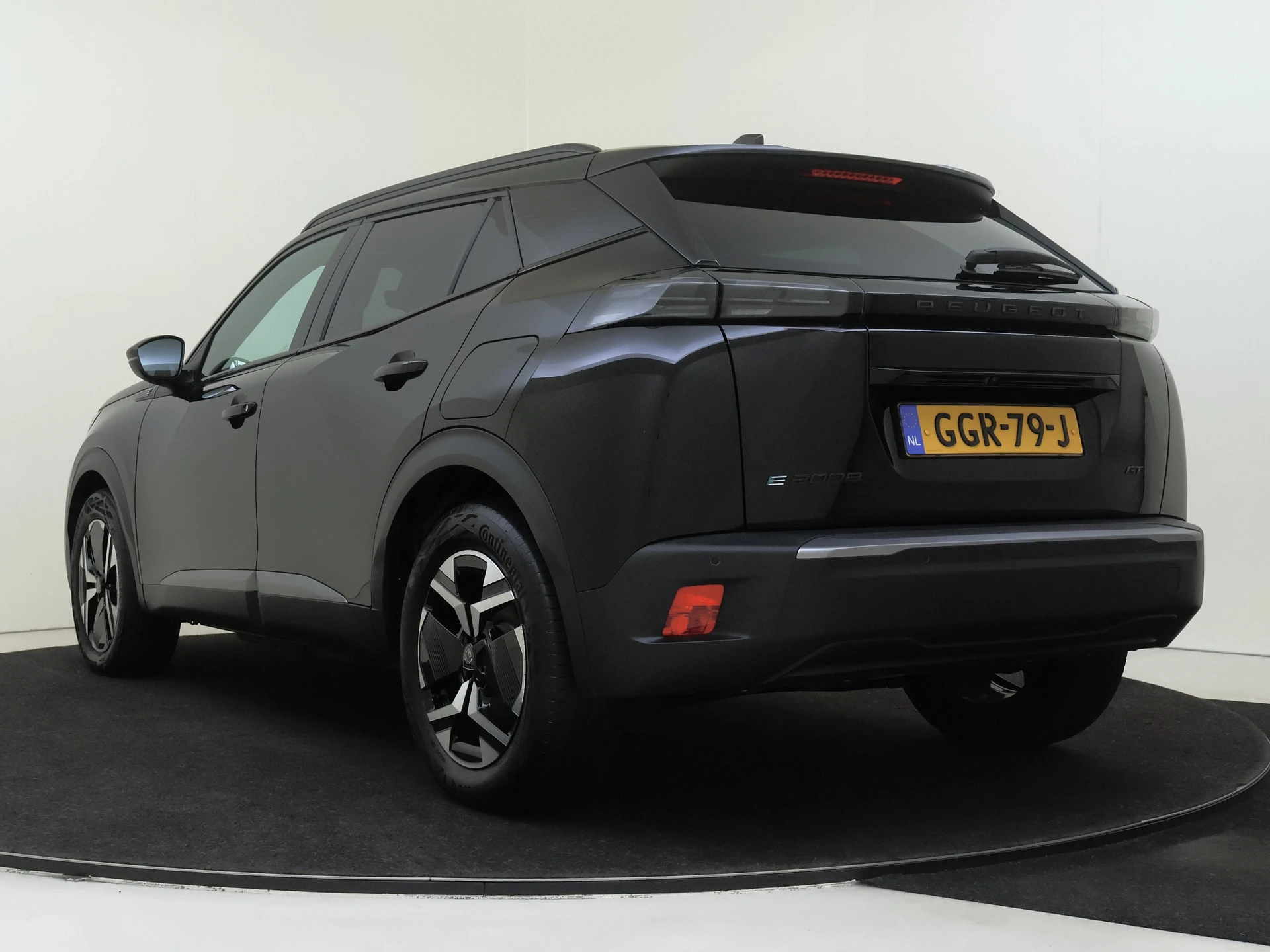 Peugeot e-2008