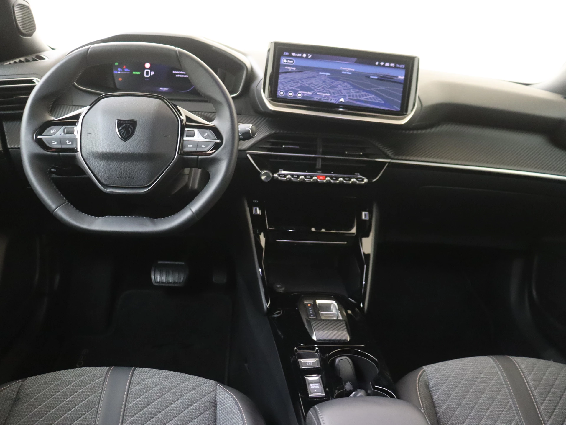 Peugeot e-2008