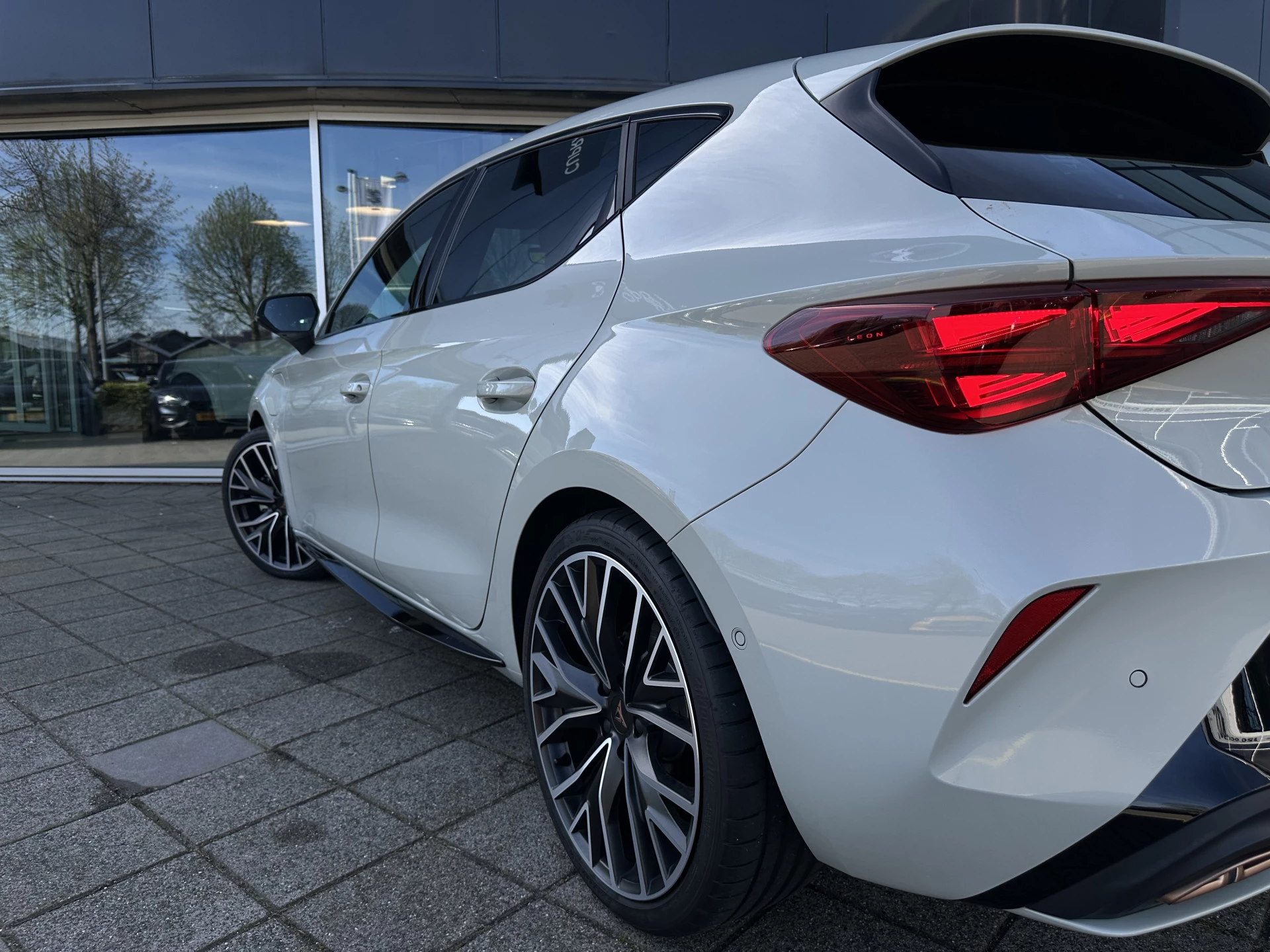 Cupra León