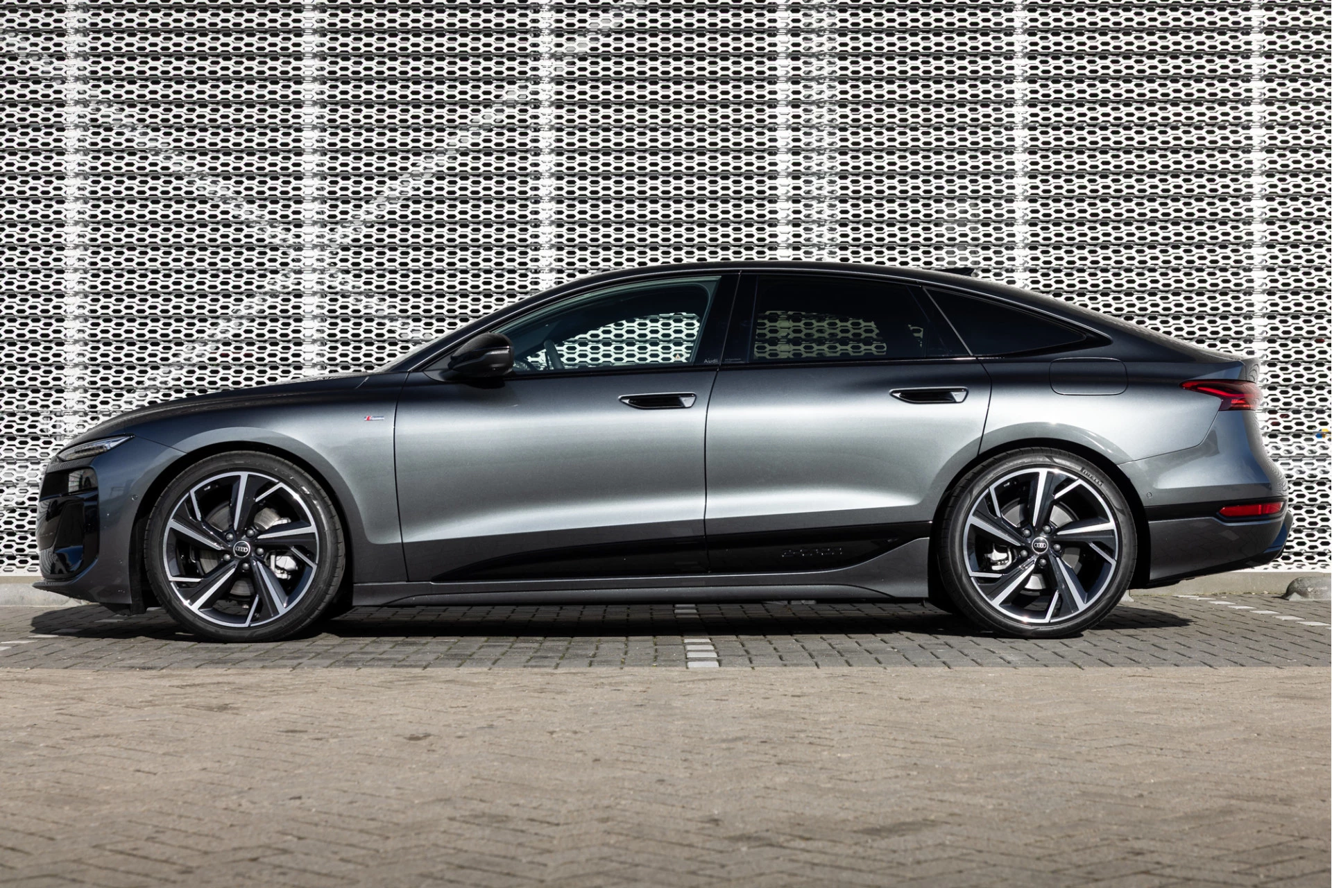 Audi A6 e-tron