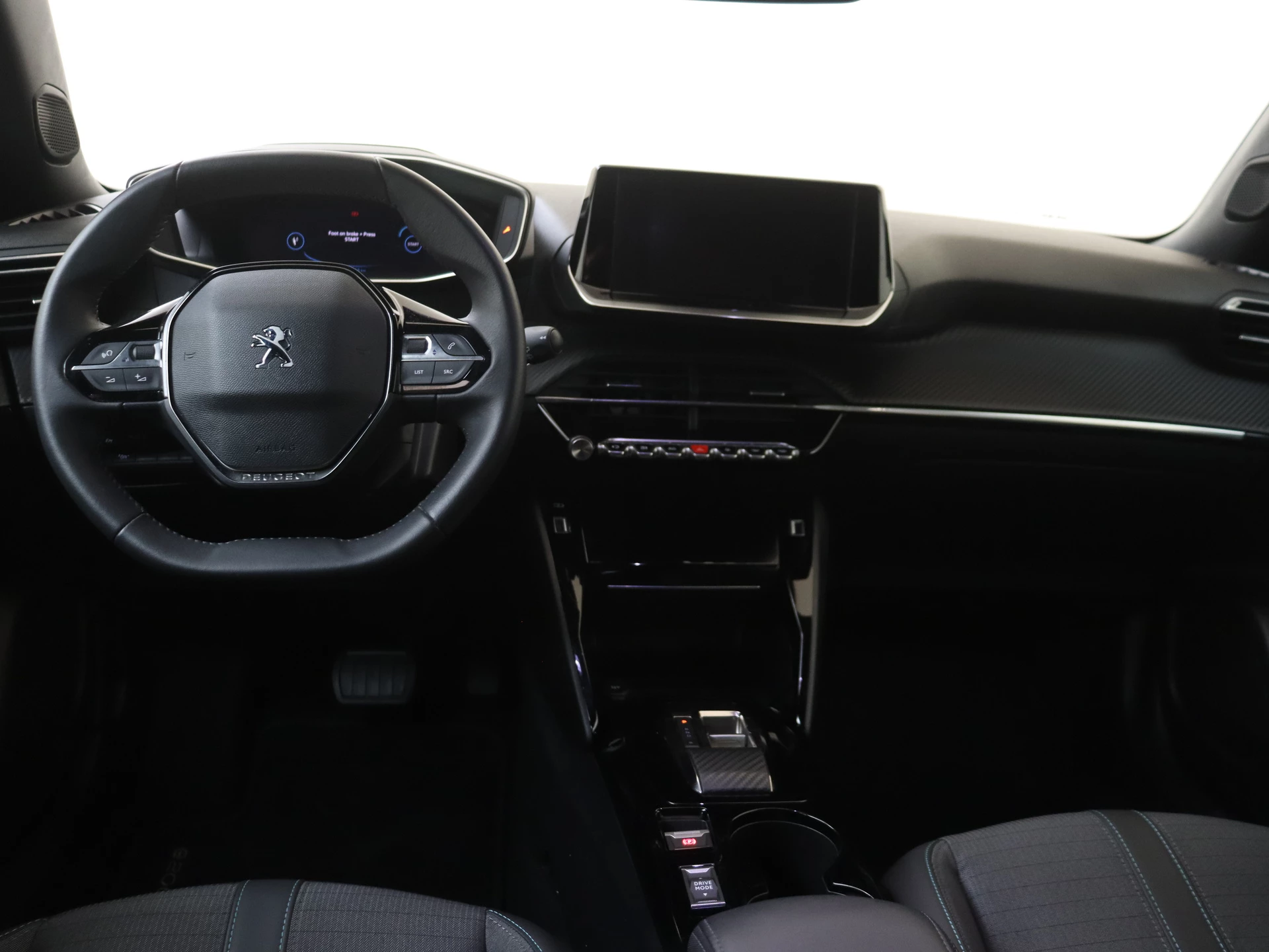 Peugeot e-2008