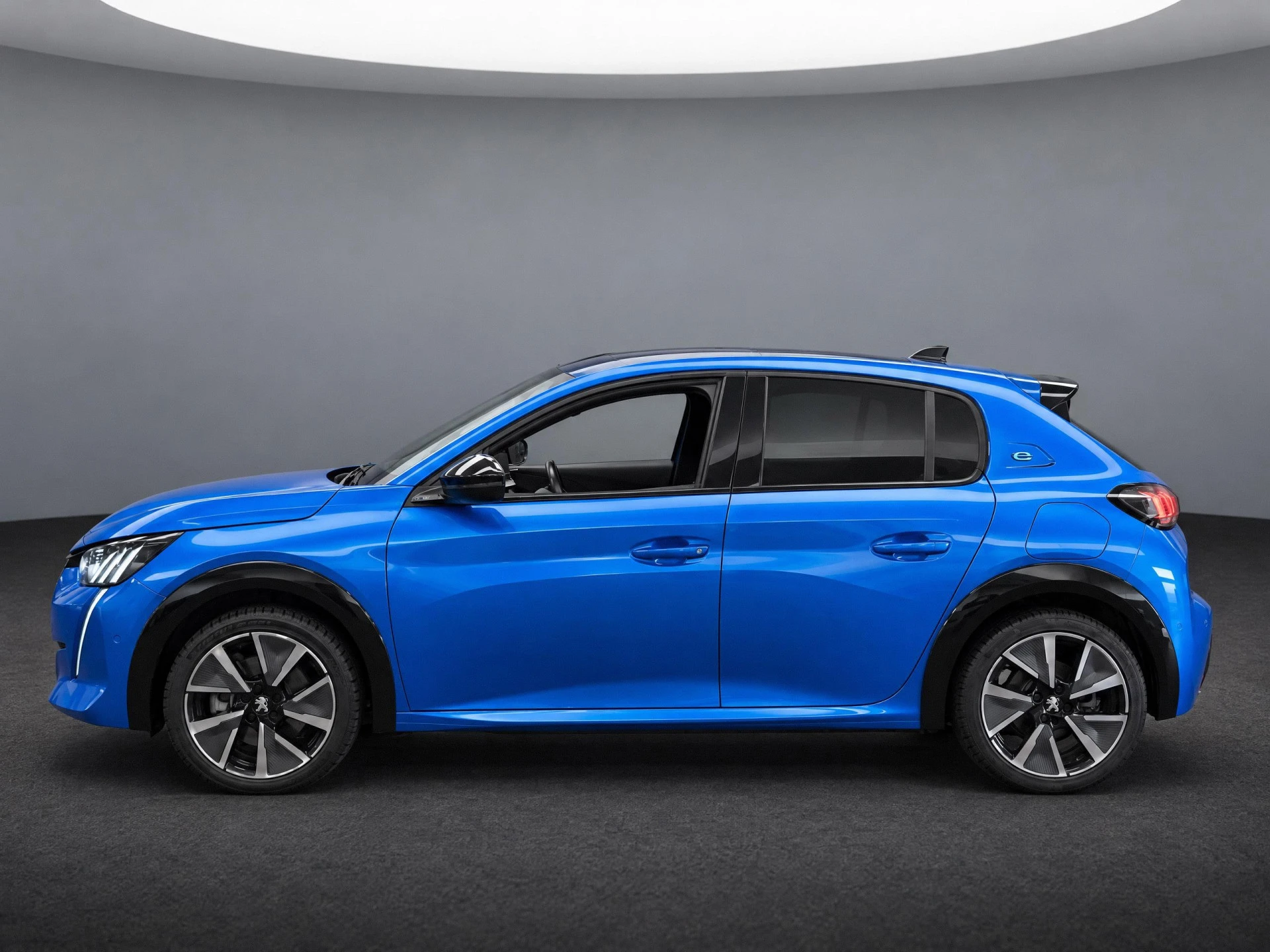 Peugeot e-208