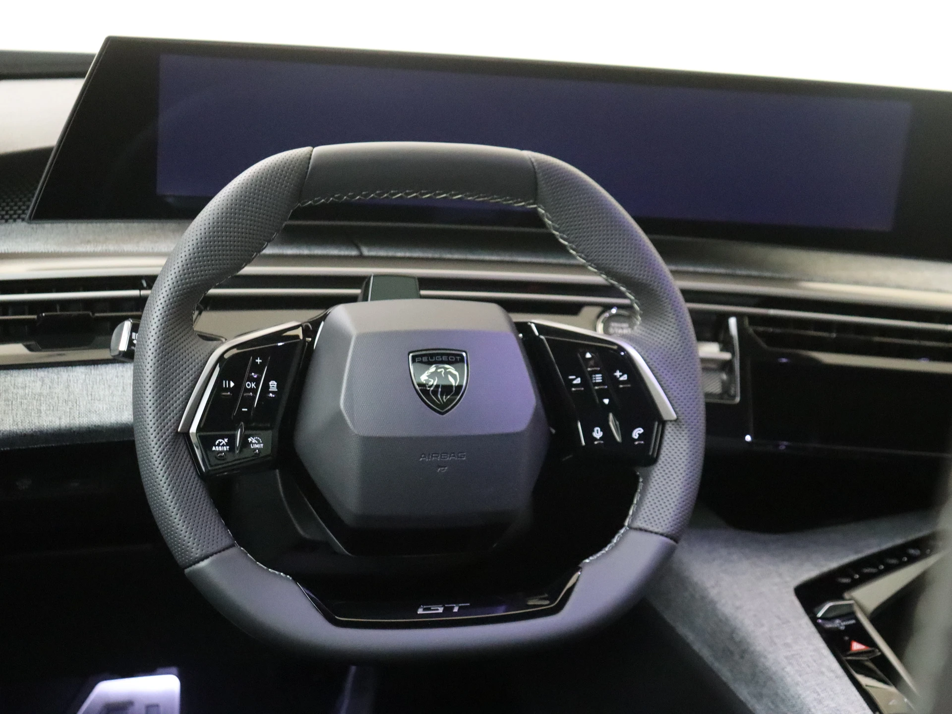 Peugeot e-3008