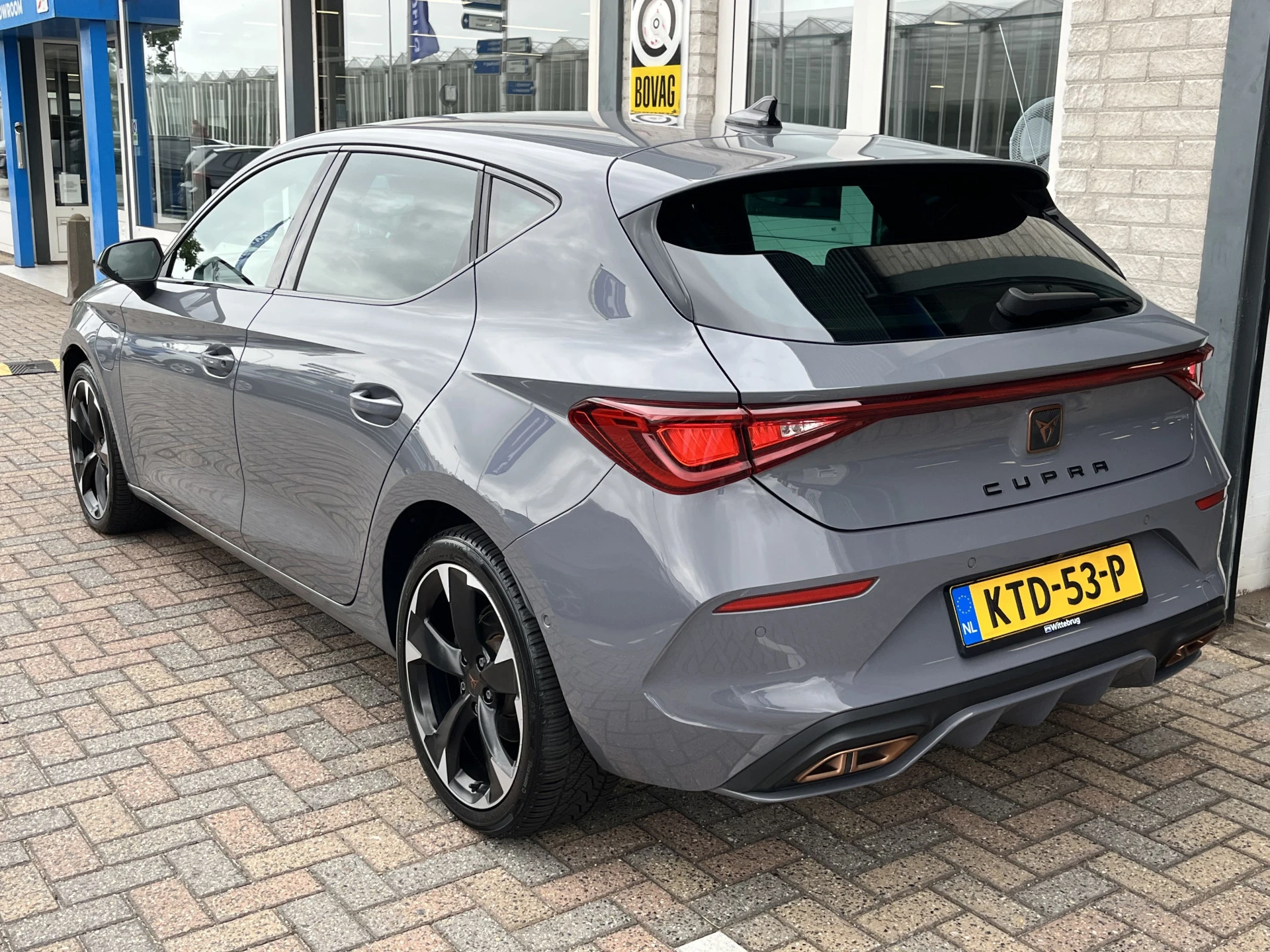 Cupra León