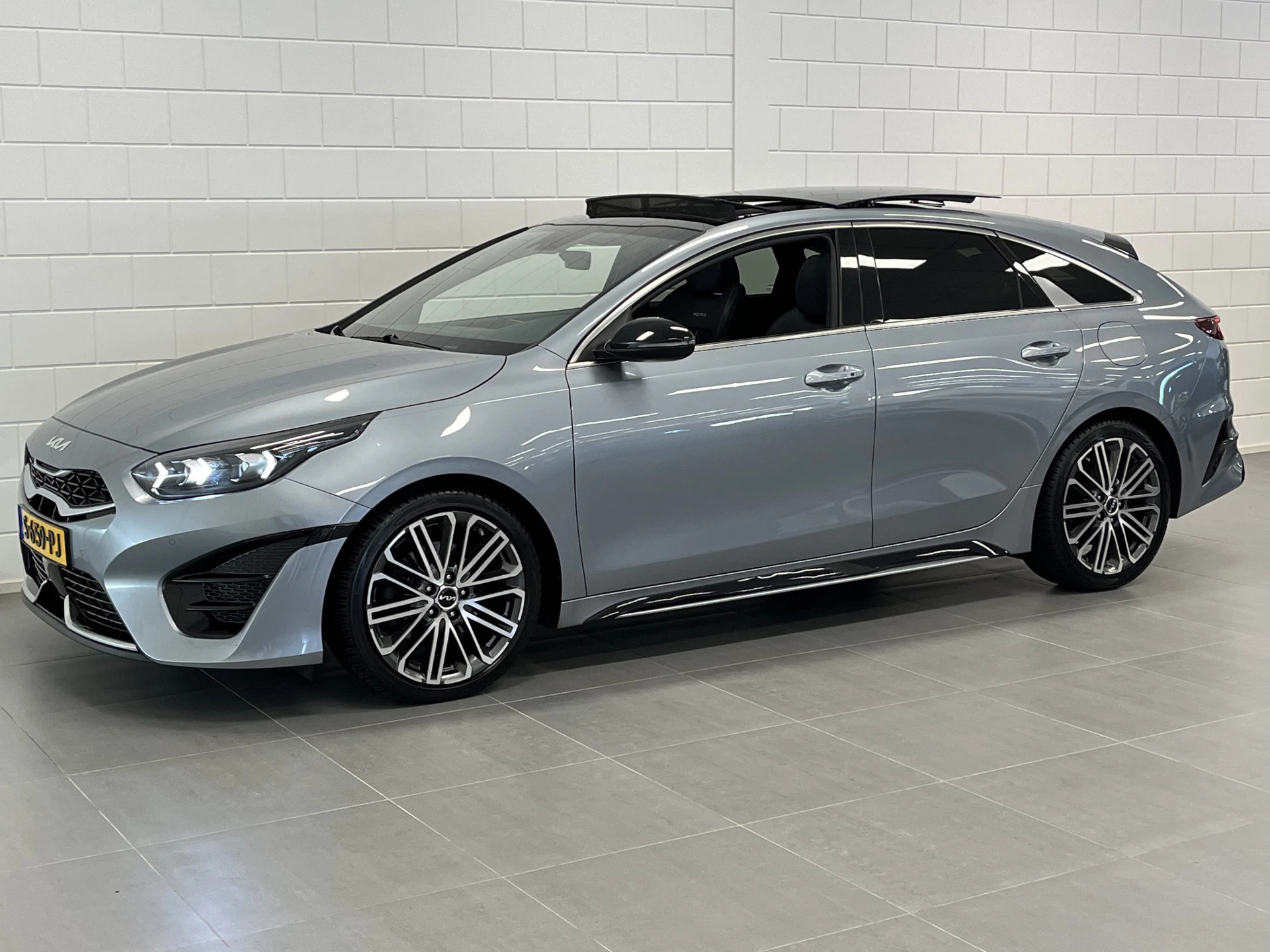 Kia Proceed