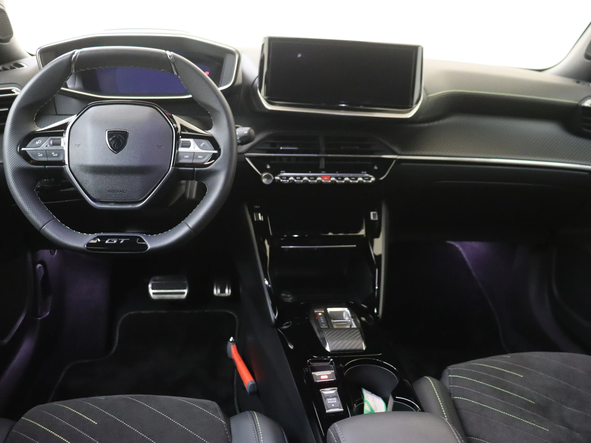 Peugeot e-2008