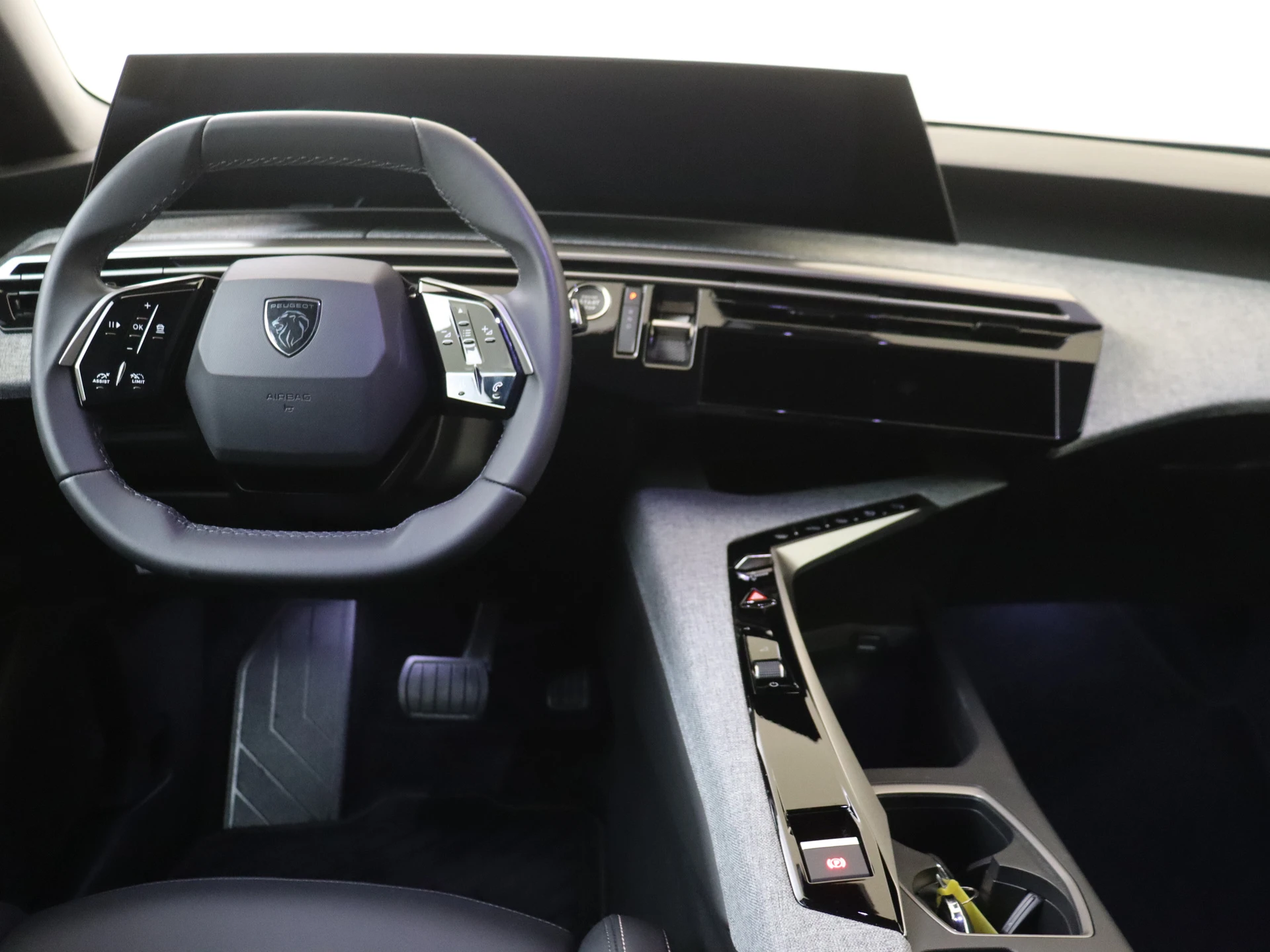 Peugeot e-3008